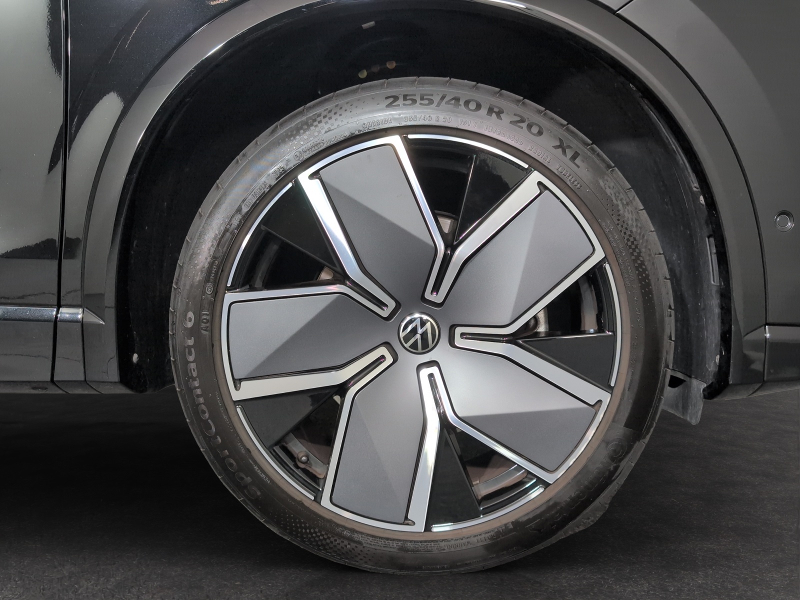 VW Tiguan 2.0 TSI DSG R-Line 4Motion-image-4