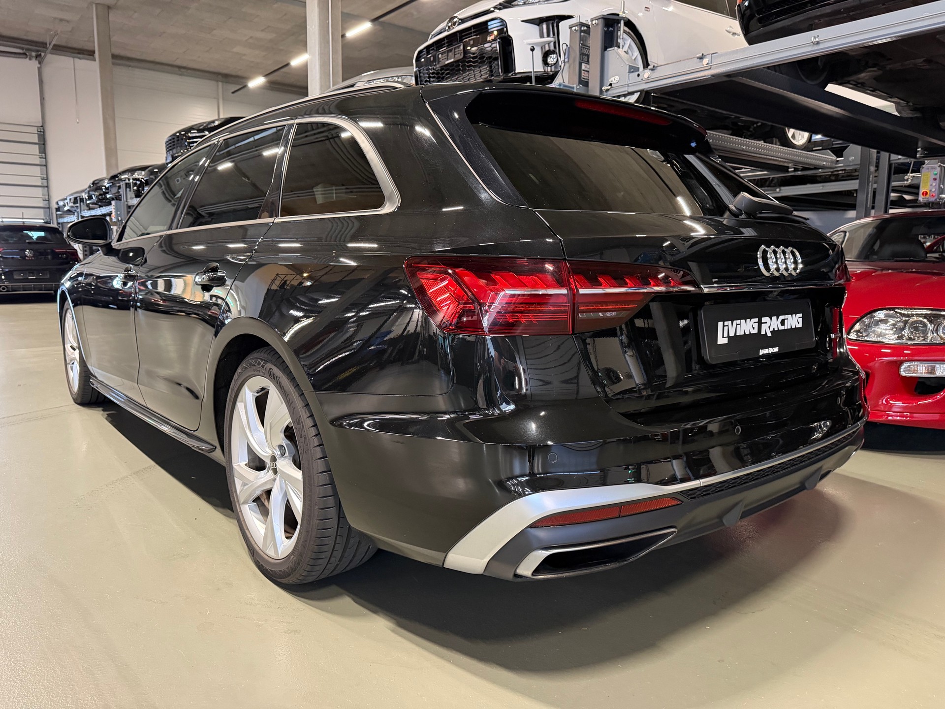 AUDI A4 Avant 40 TDI S line quattro S-tronic *VHC CH*-image-2