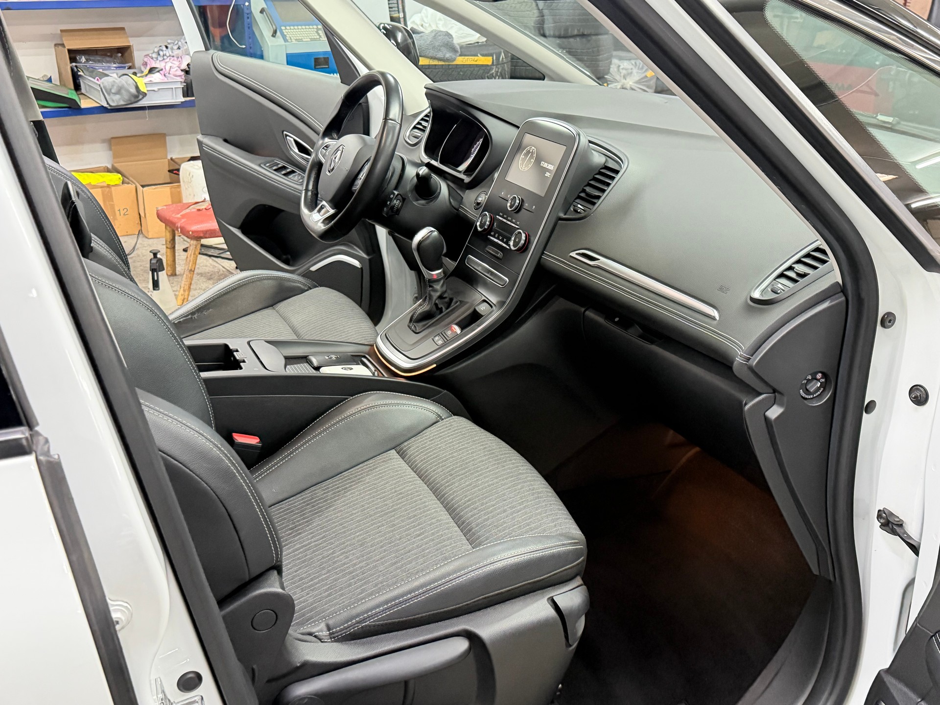 RENAULT Grand Scénic 1.3 16V Turbo Intens EDC-image-7