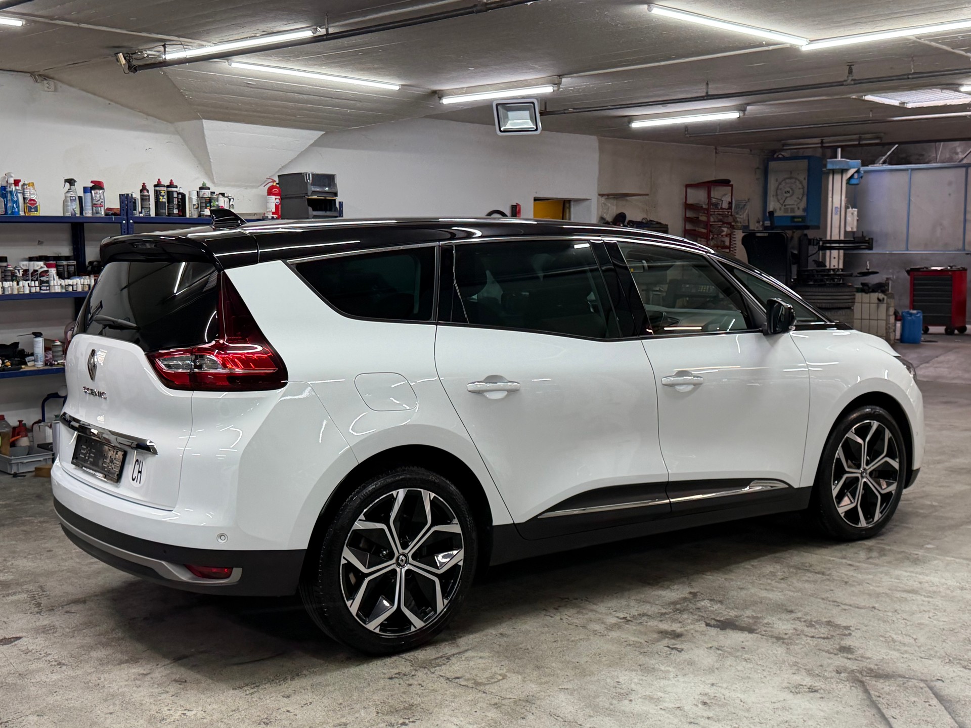 RENAULT Grand Scénic 1.3 16V Turbo Intens EDC-image-3