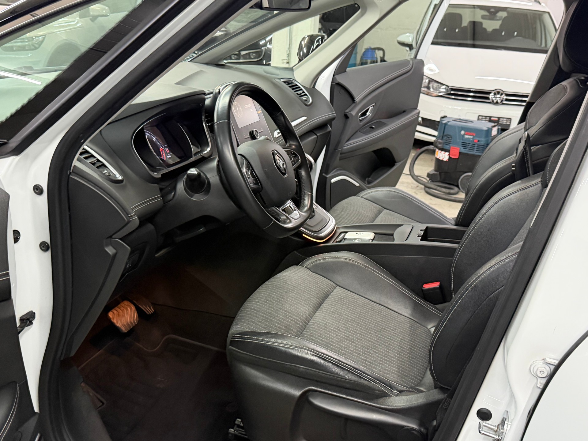 RENAULT Grand Scénic 1.3 16V Turbo Intens EDC-image-11