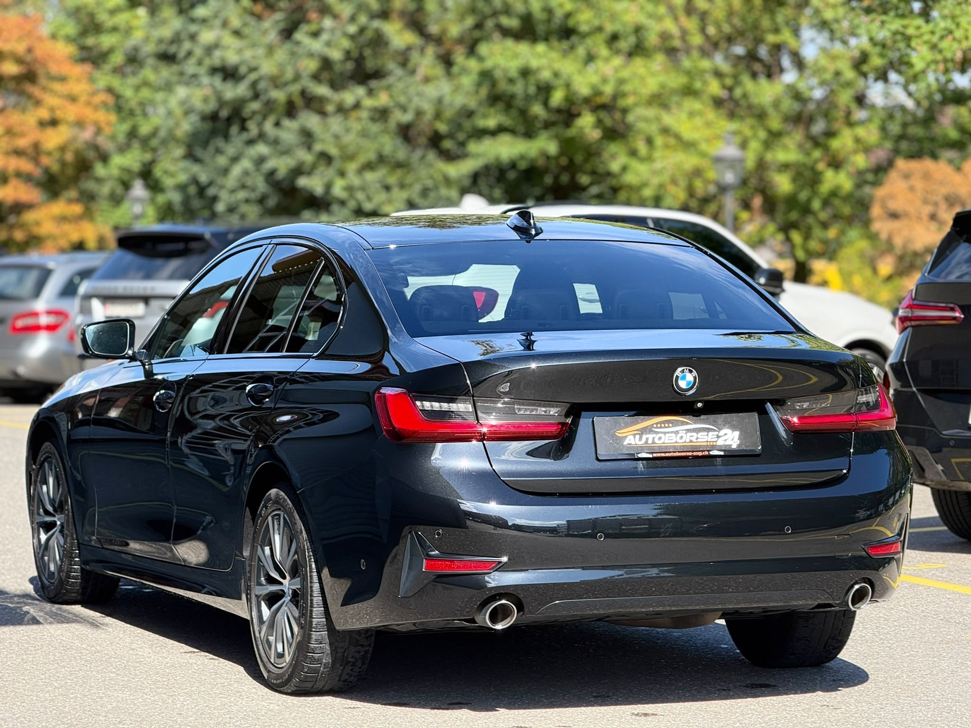 BMW 318d-showroom-element-3