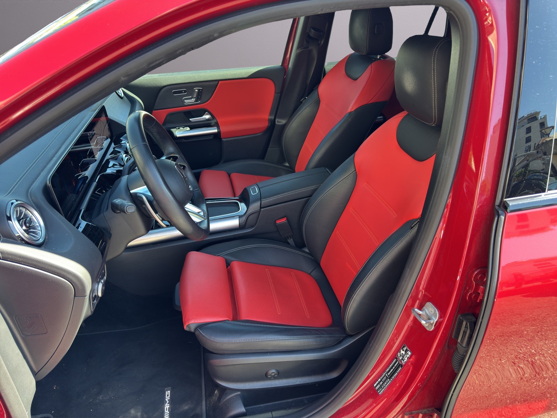 MERCEDES-BENZ GLA AMG 35 4Matic 8G-DCT-image-9