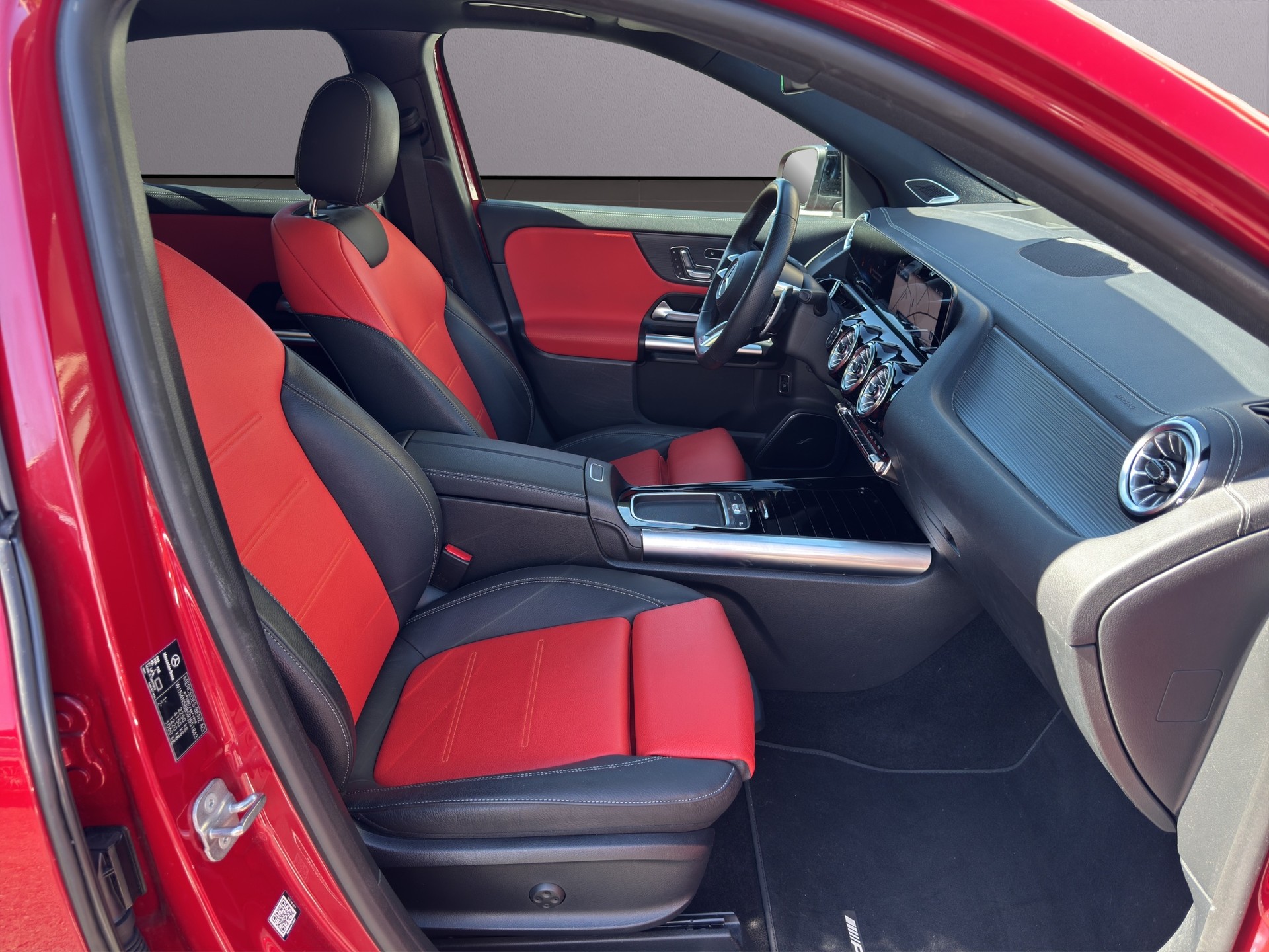MERCEDES-BENZ GLA AMG 35 4Matic 8G-DCT-image-14