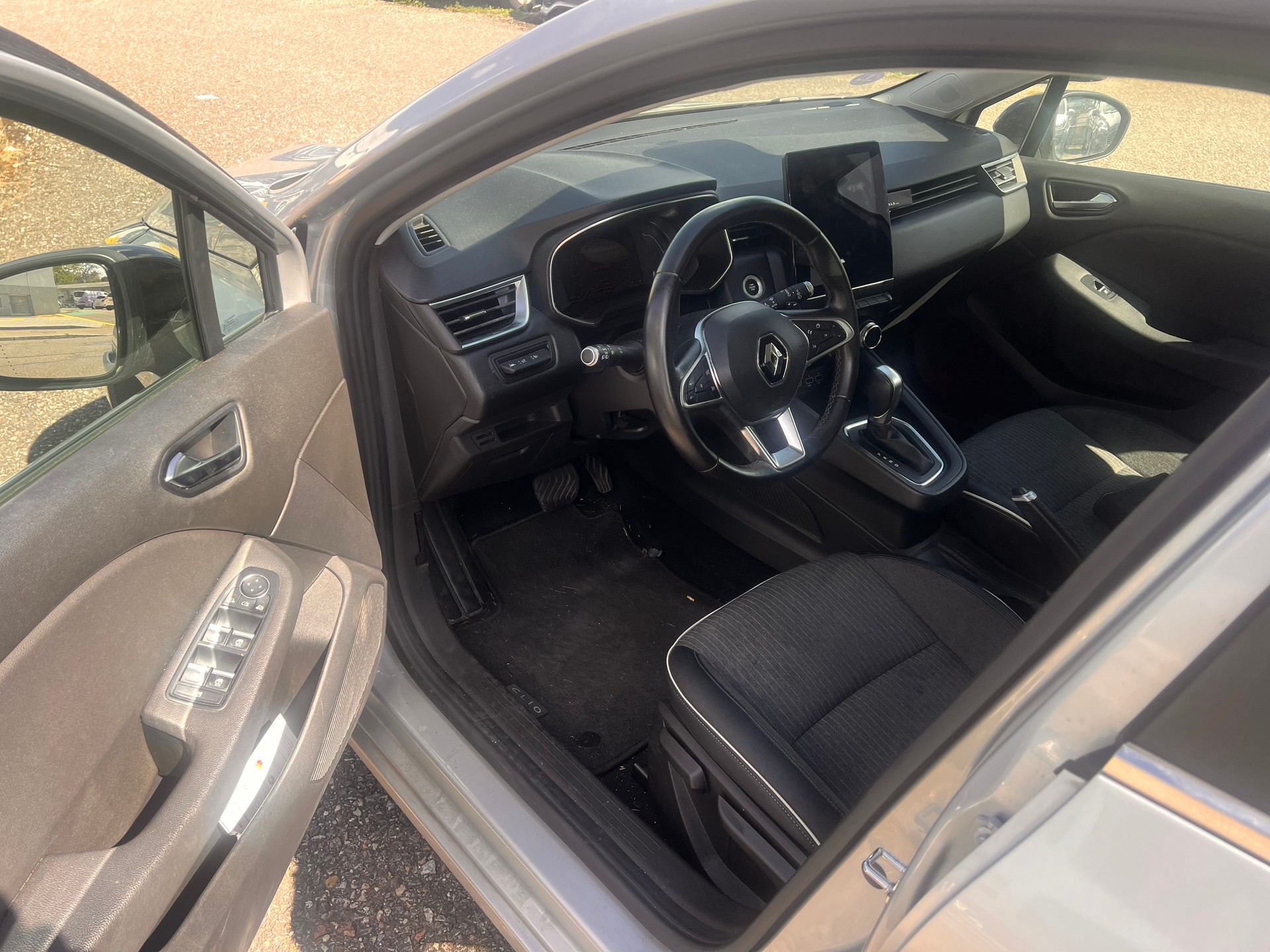 RENAULT Clio 1.3 Intens EDC-image-7