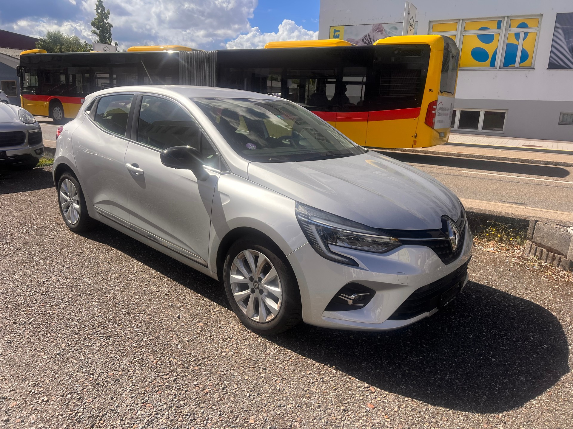 RENAULT Clio 1.3 Intens EDC-image-1