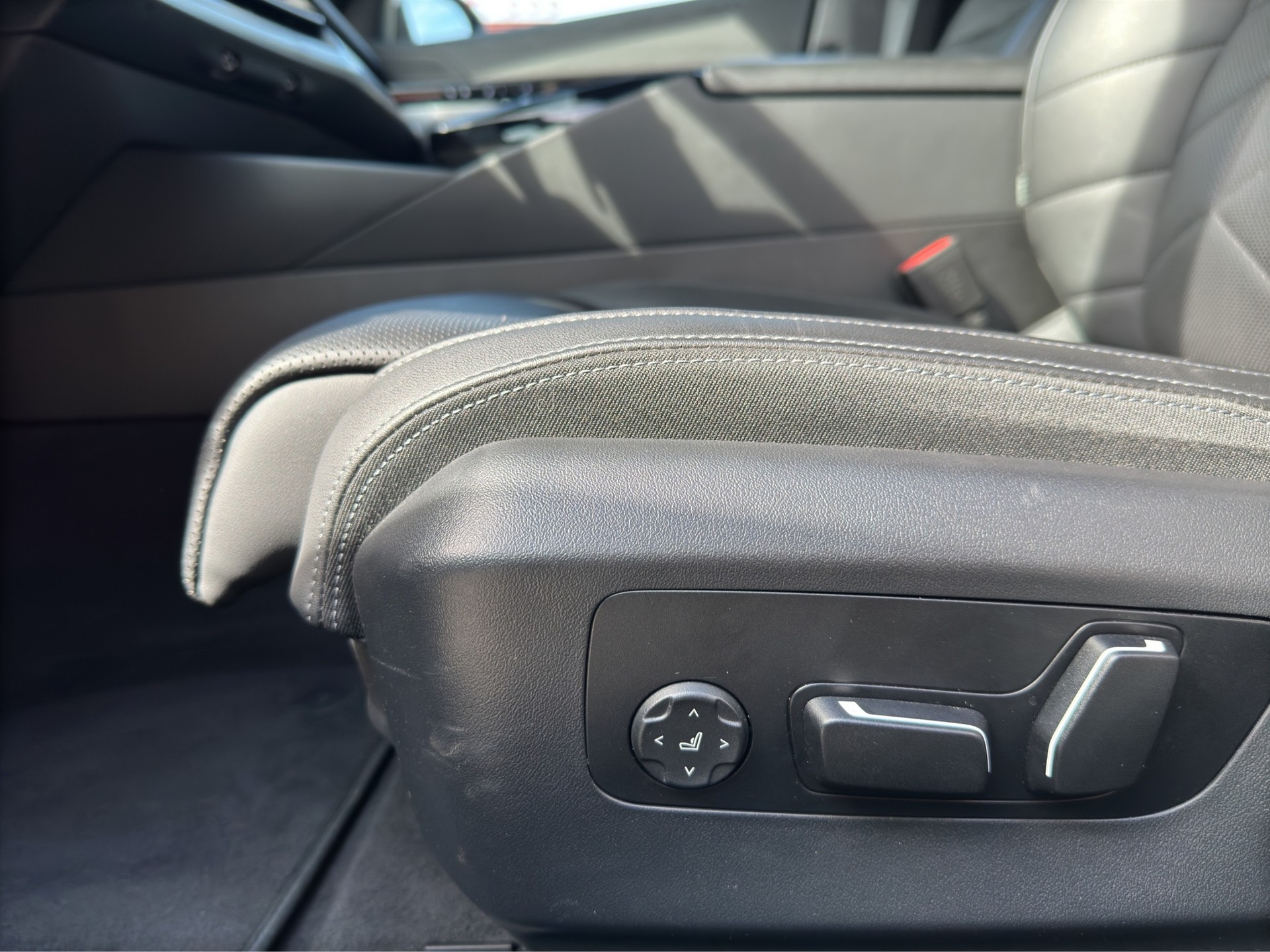 BMW 520d 48V M Sport Steptronic-image-9