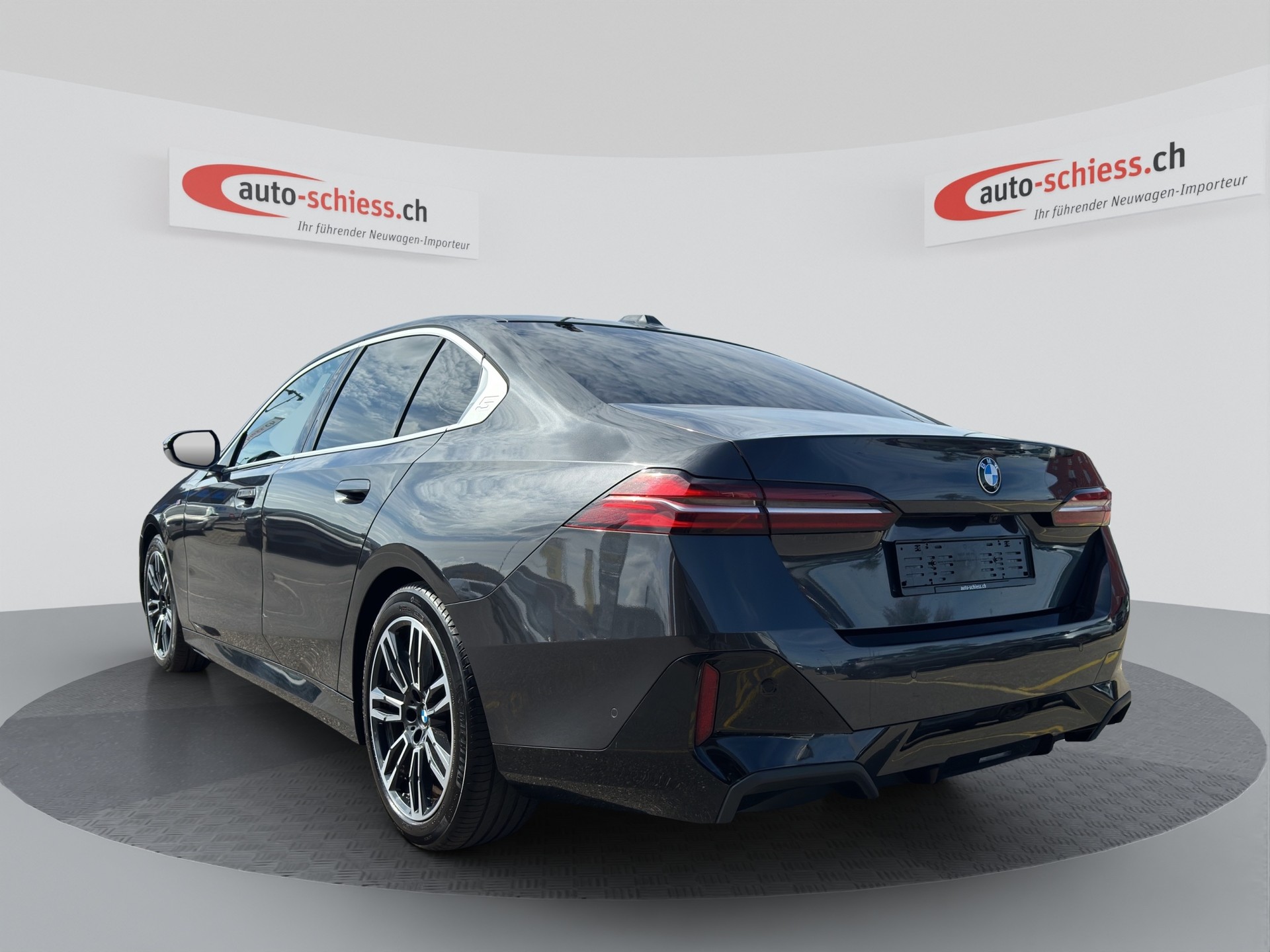BMW 520d 48V M Sport Steptronic-image-2