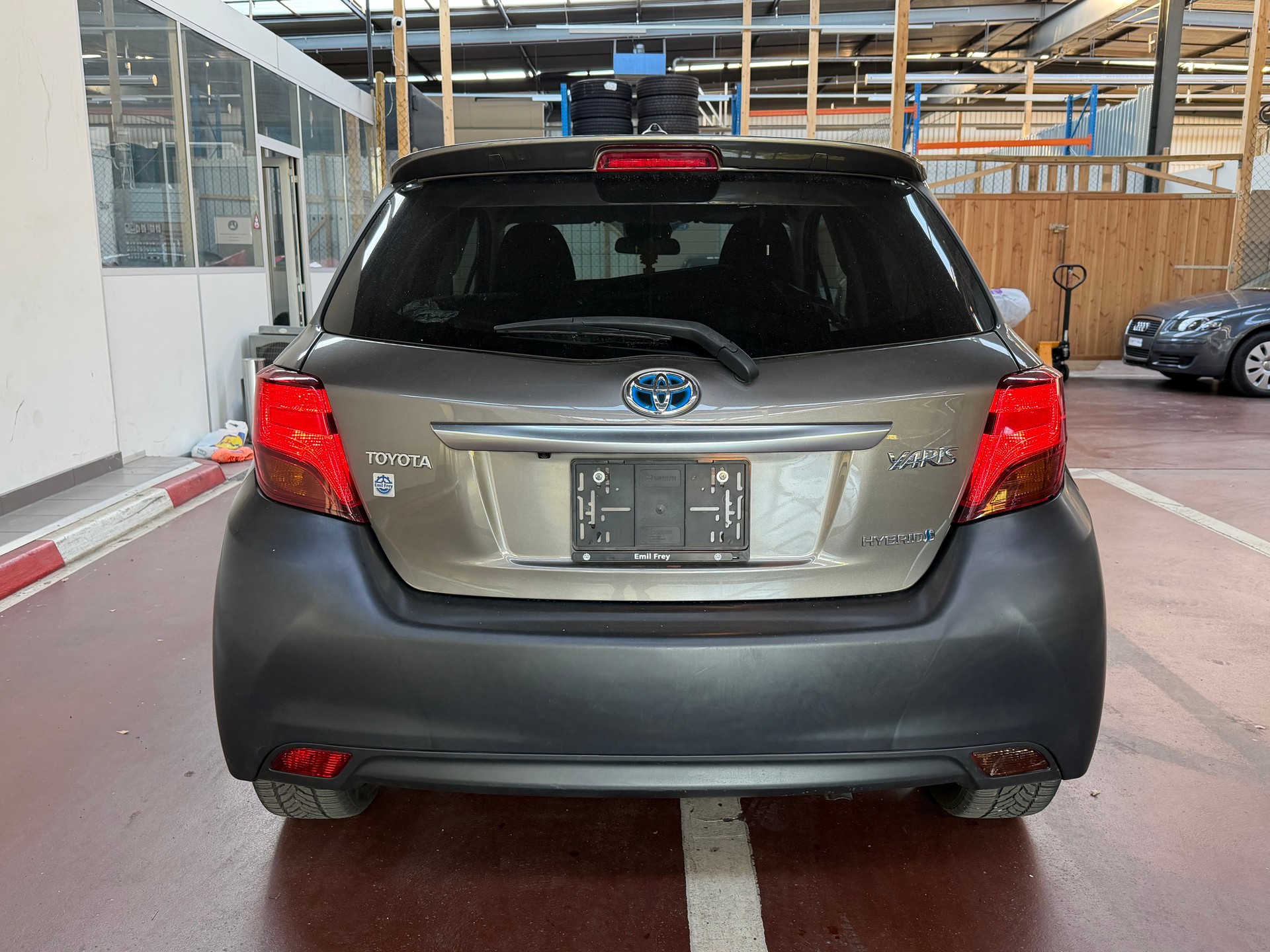 TOYOTA Yaris 1.5 VVT-i Hybrid Trend e-CVT-image-5