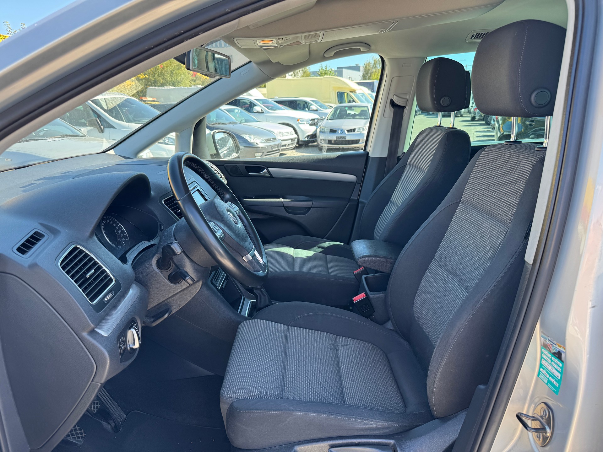 VW Sharan 2.0 TDI BlueMotion Technology Trendline-image-9
