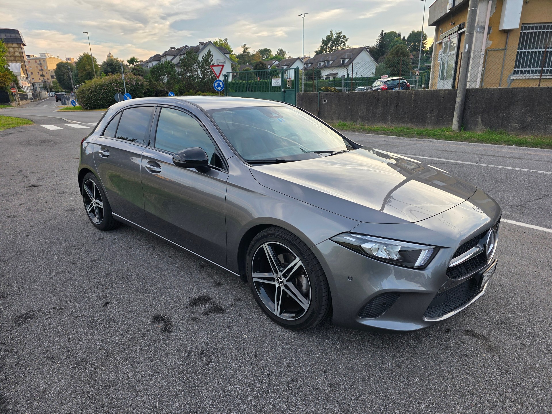 MERCEDES-BENZ A 180 Edition-image-1