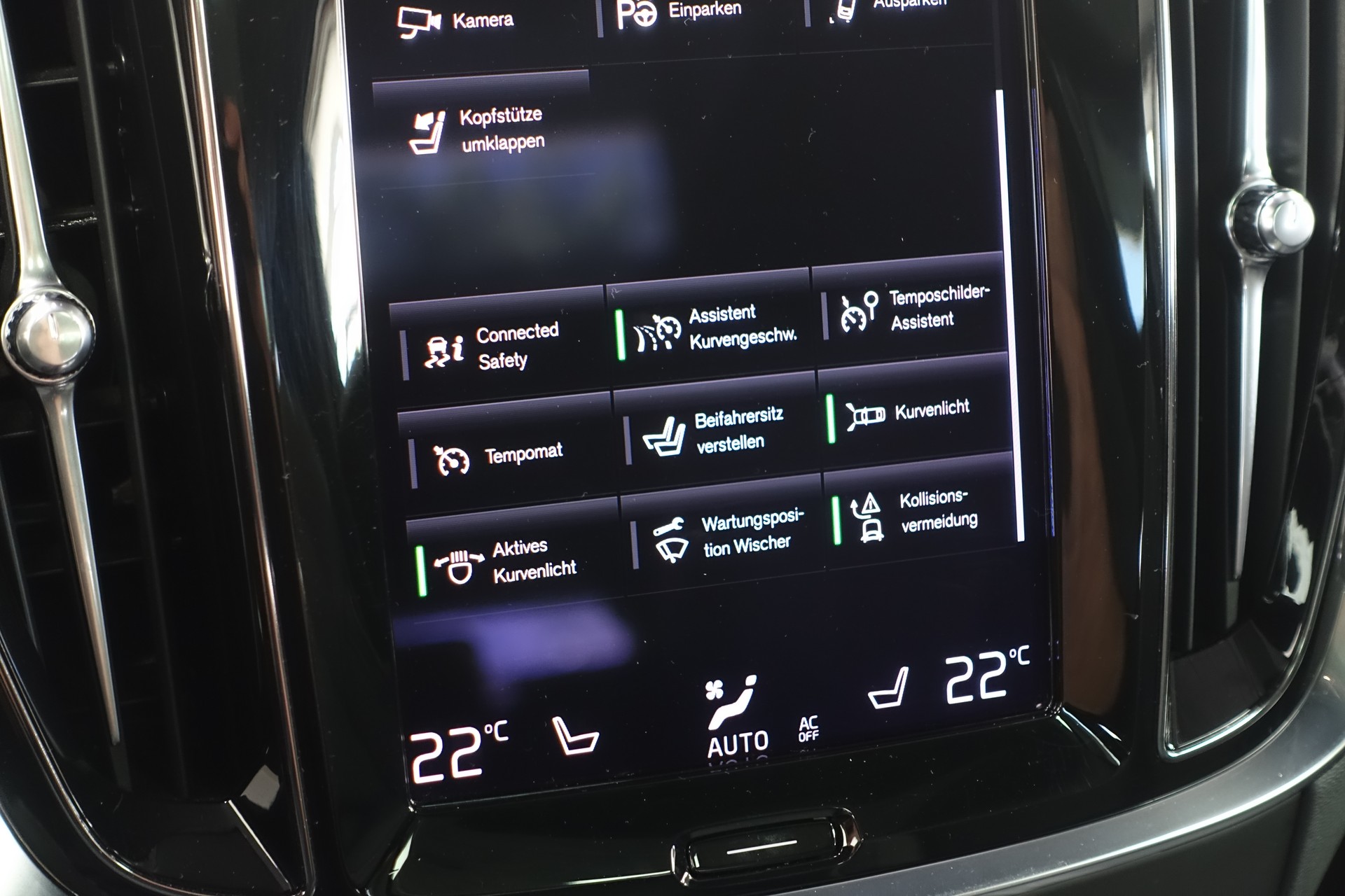 VOLVO V60 2.0 B5 R-Design AWD-image-26