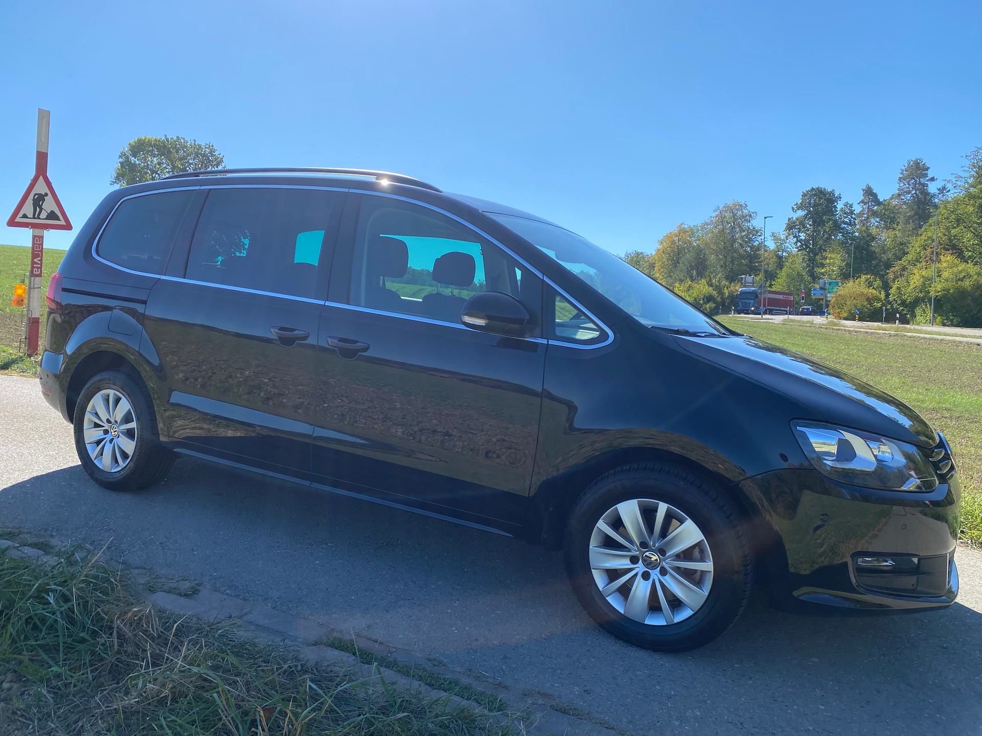 VW SHARAN-image-6