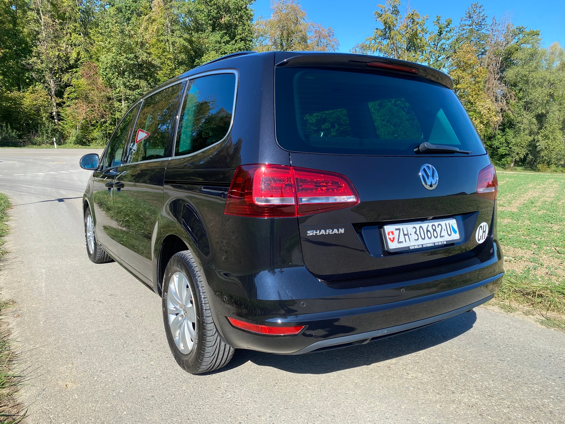 VW SHARAN-image-4