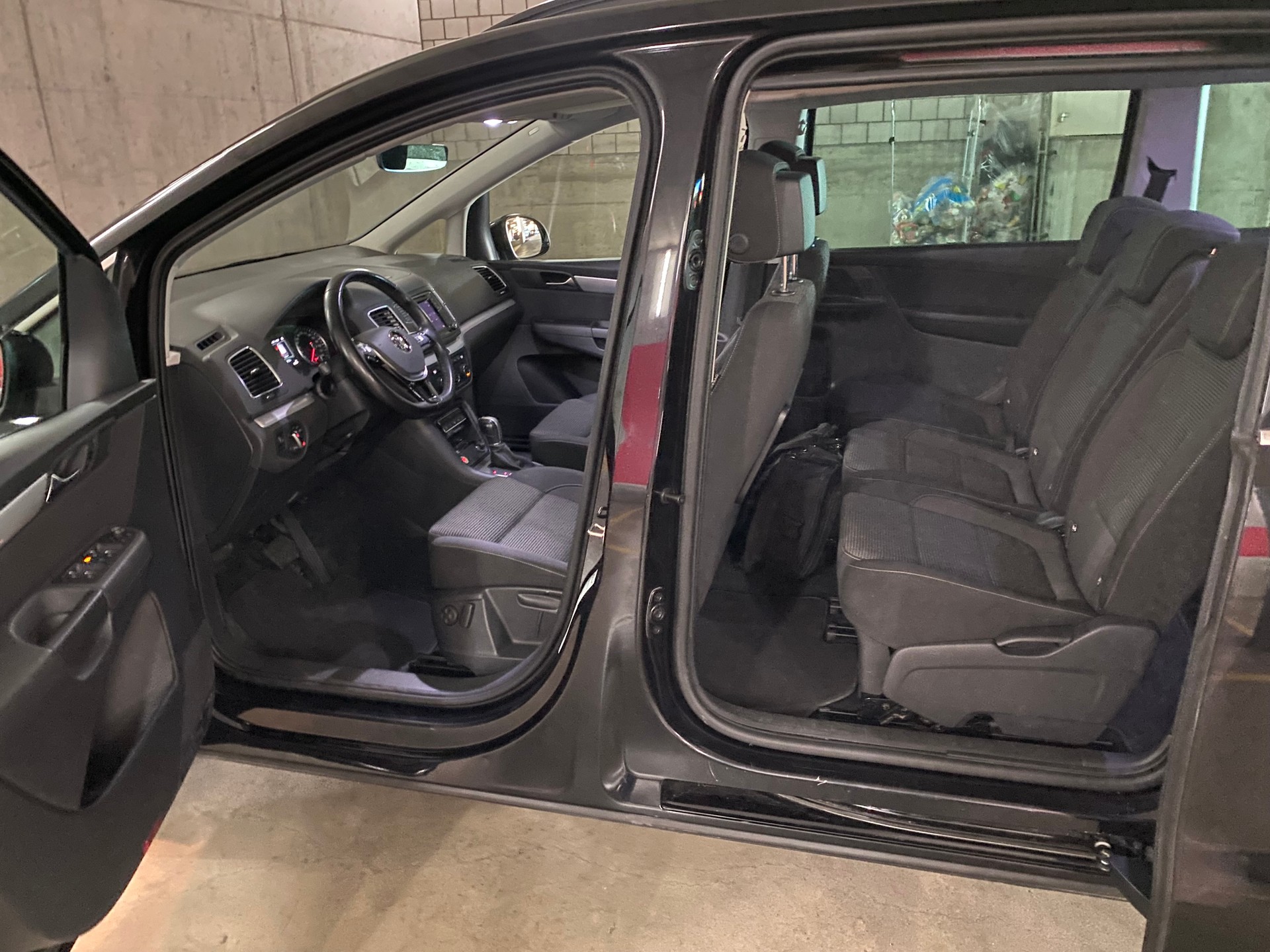 VW SHARAN-image-8