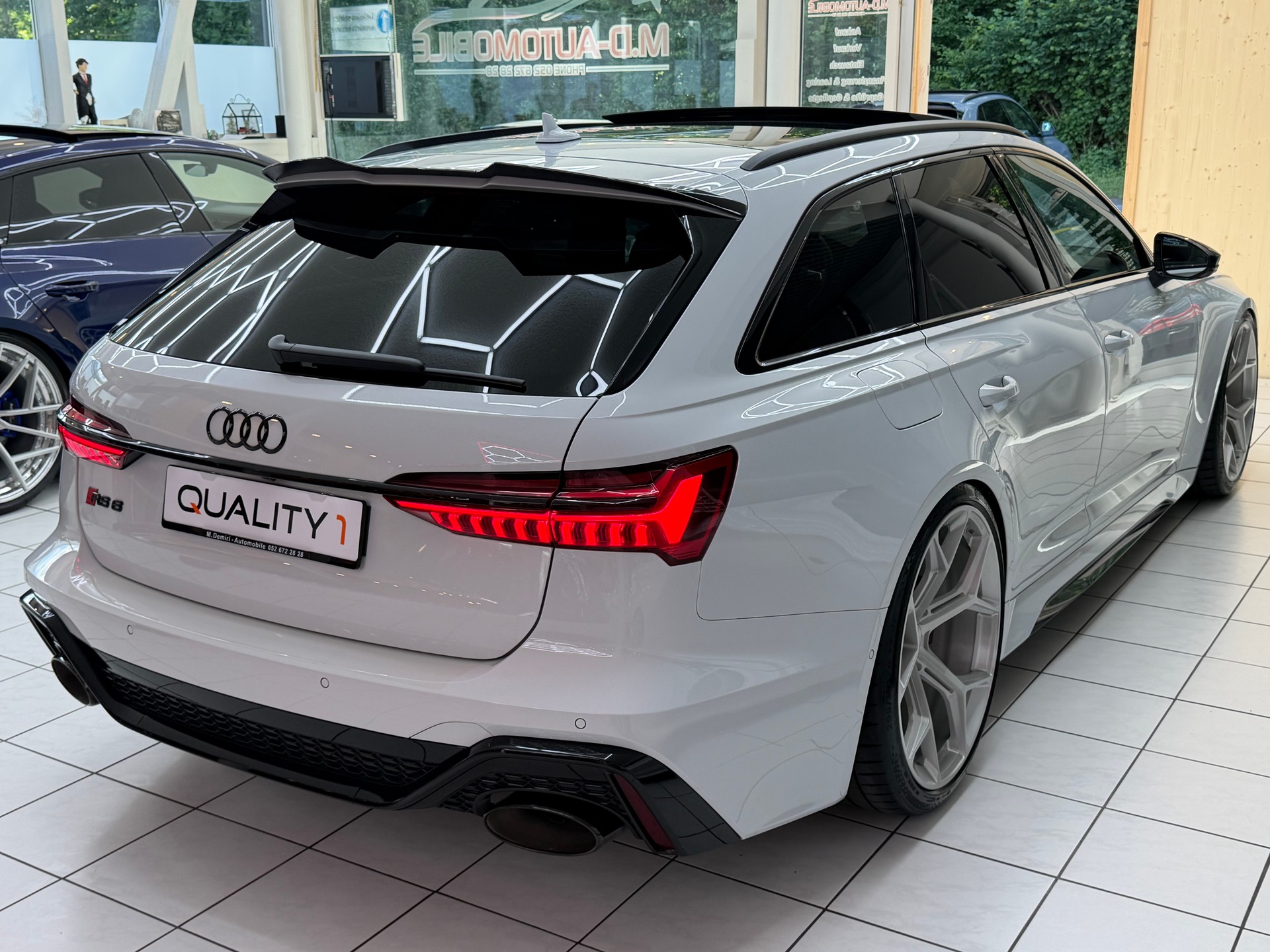 AUDI RS6 Avant 4.0 V8 TFSI quattro T-Tronic-image-9