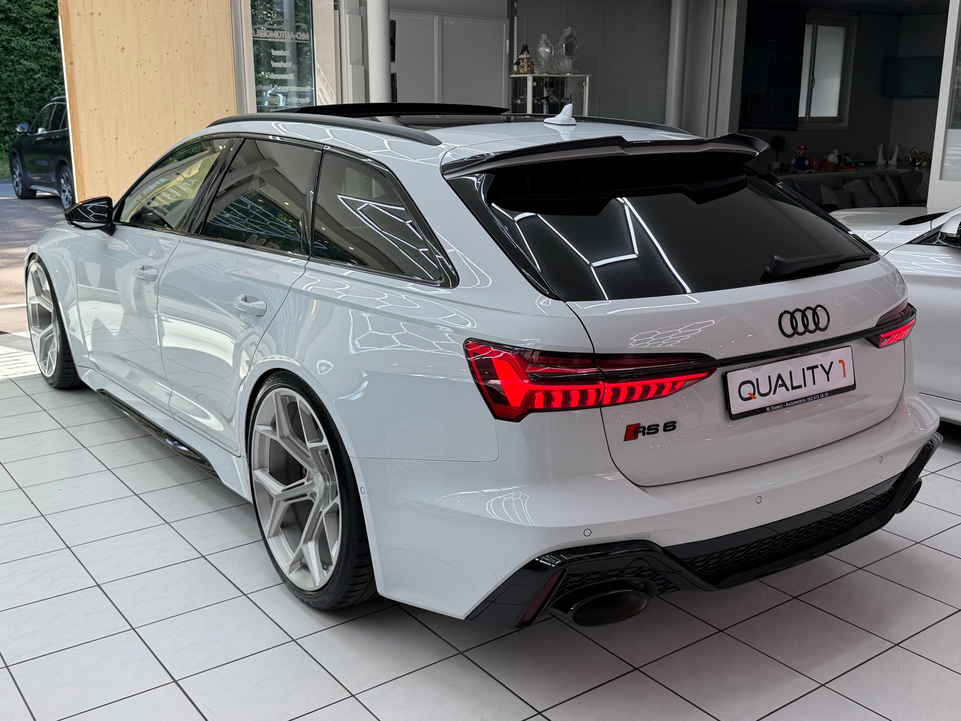 AUDI RS6 Avant 4.0 V8 TFSI quattro T-Tronic-image-7
