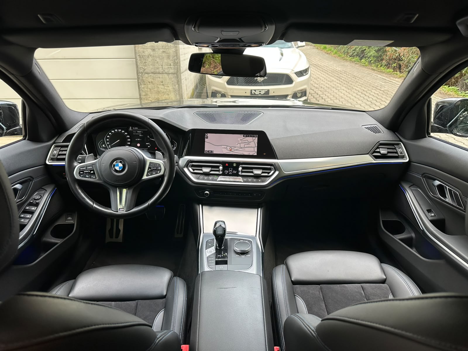 BMW 320d xDrive 48V Touring M Sport Steptronic-image-18