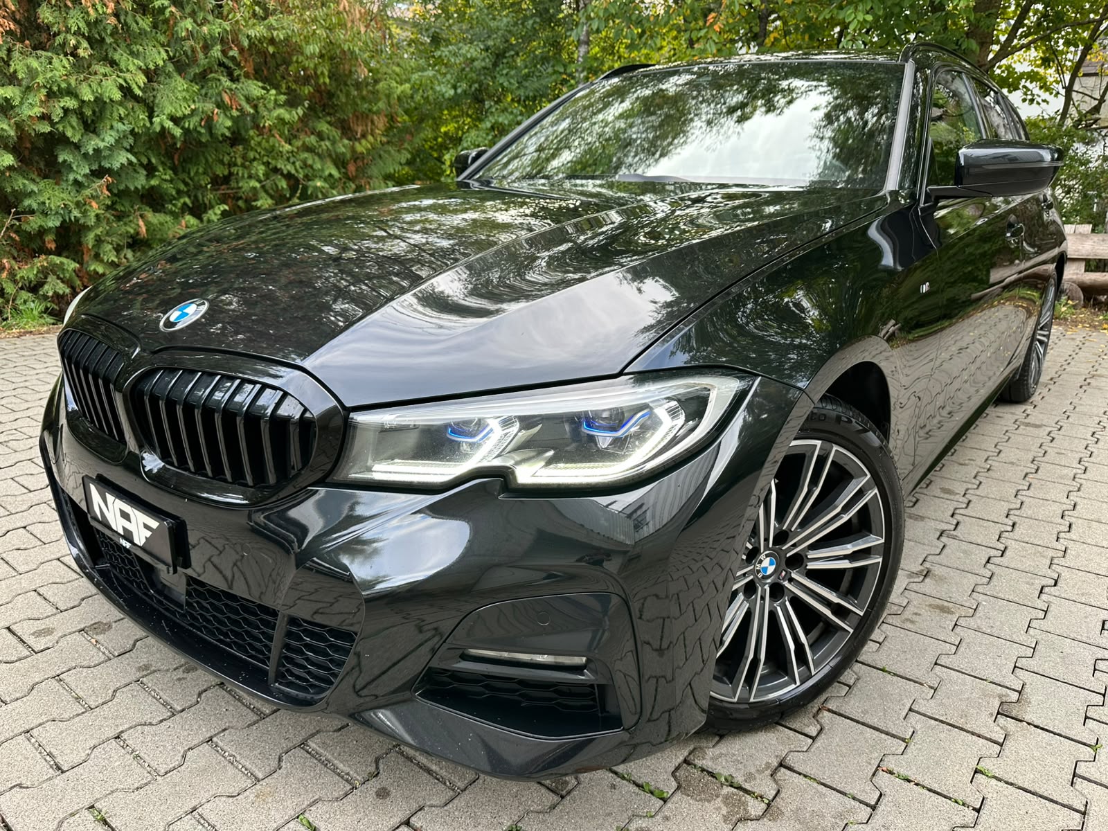 BMW 320d xDrive 48V Touring M Sport Steptronic-image-0