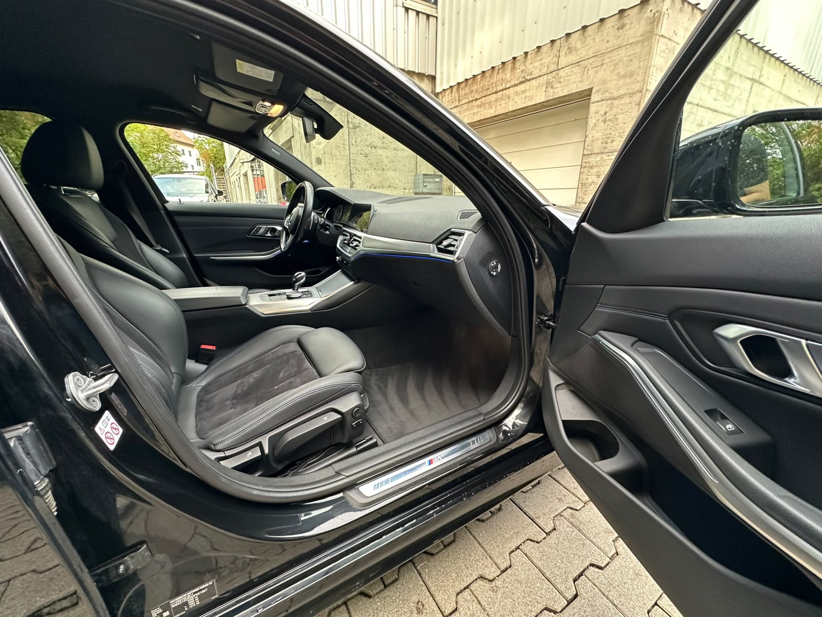 BMW 320d xDrive 48V Touring M Sport Steptronic-image-16
