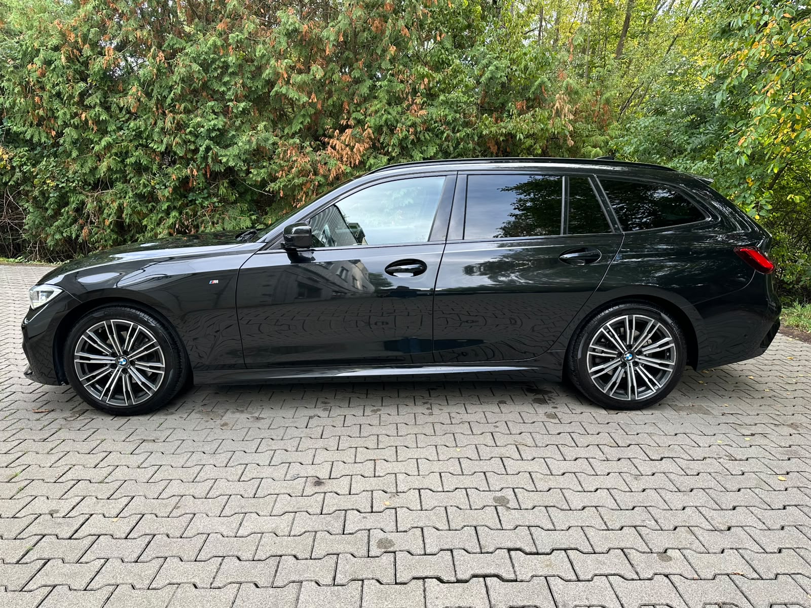 BMW 320d xDrive 48V Touring M Sport Steptronic-image-1