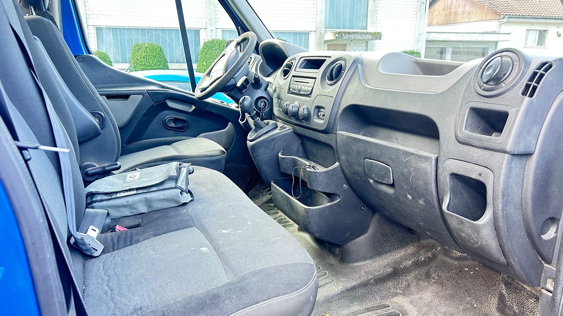 RENAULT Master T35 2.3dCi L3H1-image-3
