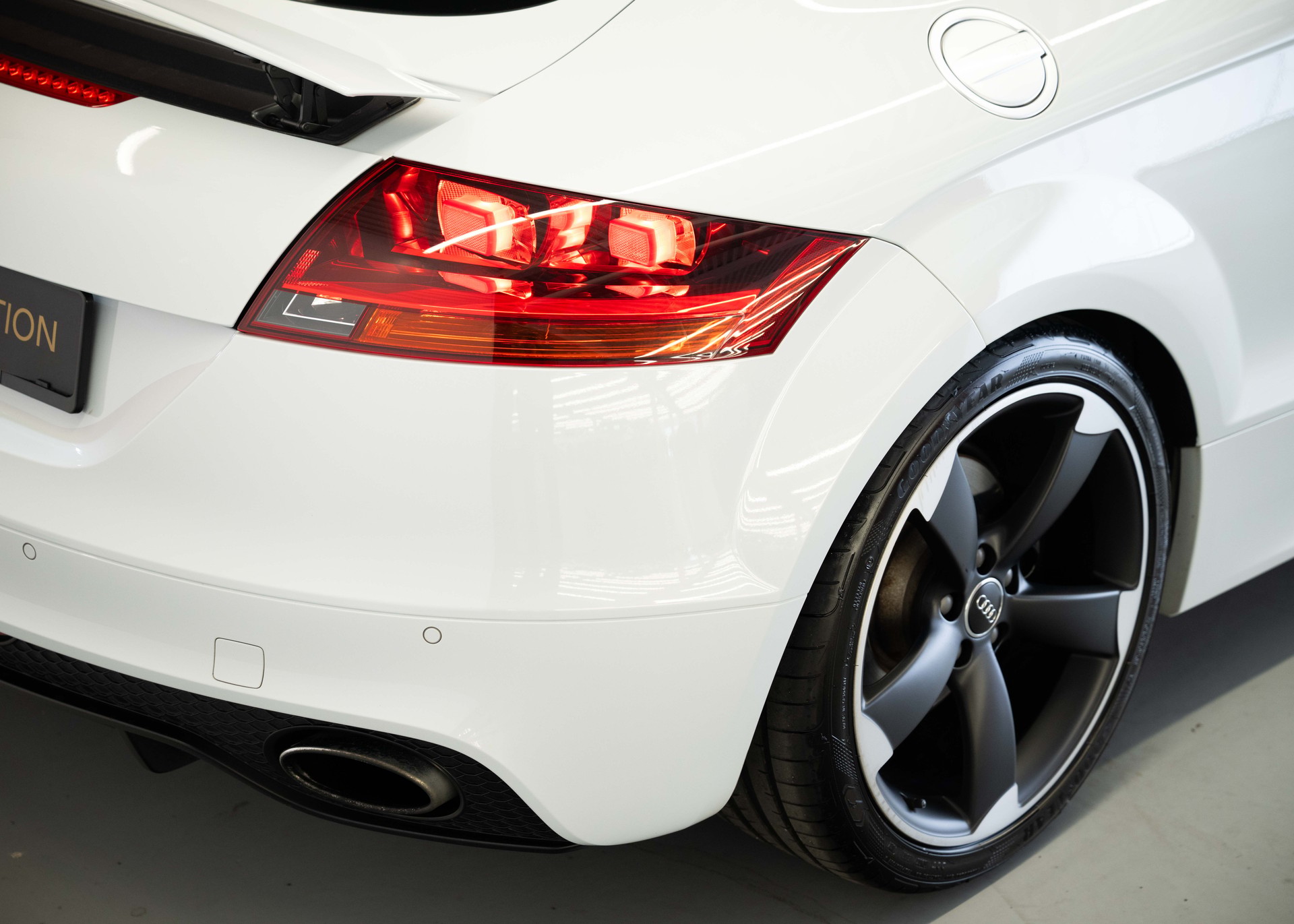 AUDI TT RS Roadster 2.5 TFSI quattro (1st hand, German car, full service history, fantastic condition)-image-14
