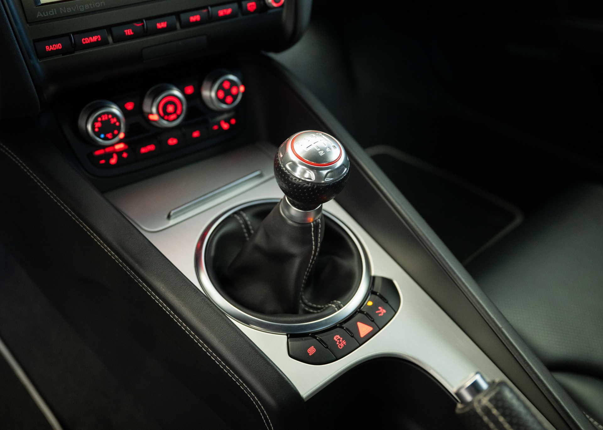 AUDI TT RS Roadster 2.5 TFSI quattro (1st hand, German car, full service history, fantastic condition)-image-29