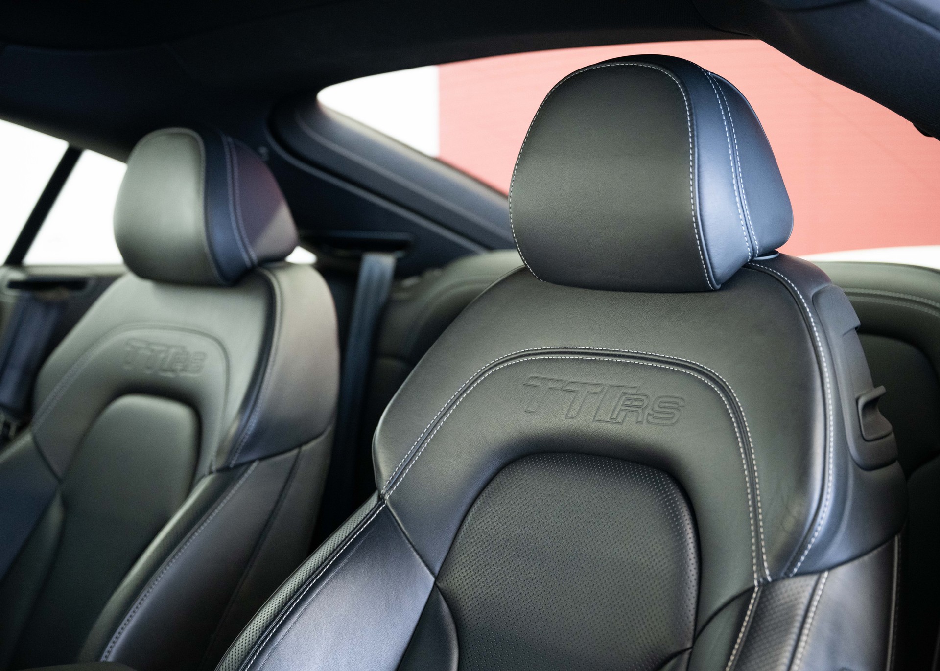 AUDI TT RS Roadster 2.5 TFSI quattro (1st hand, German car, full service history, fantastic condition)-image-22