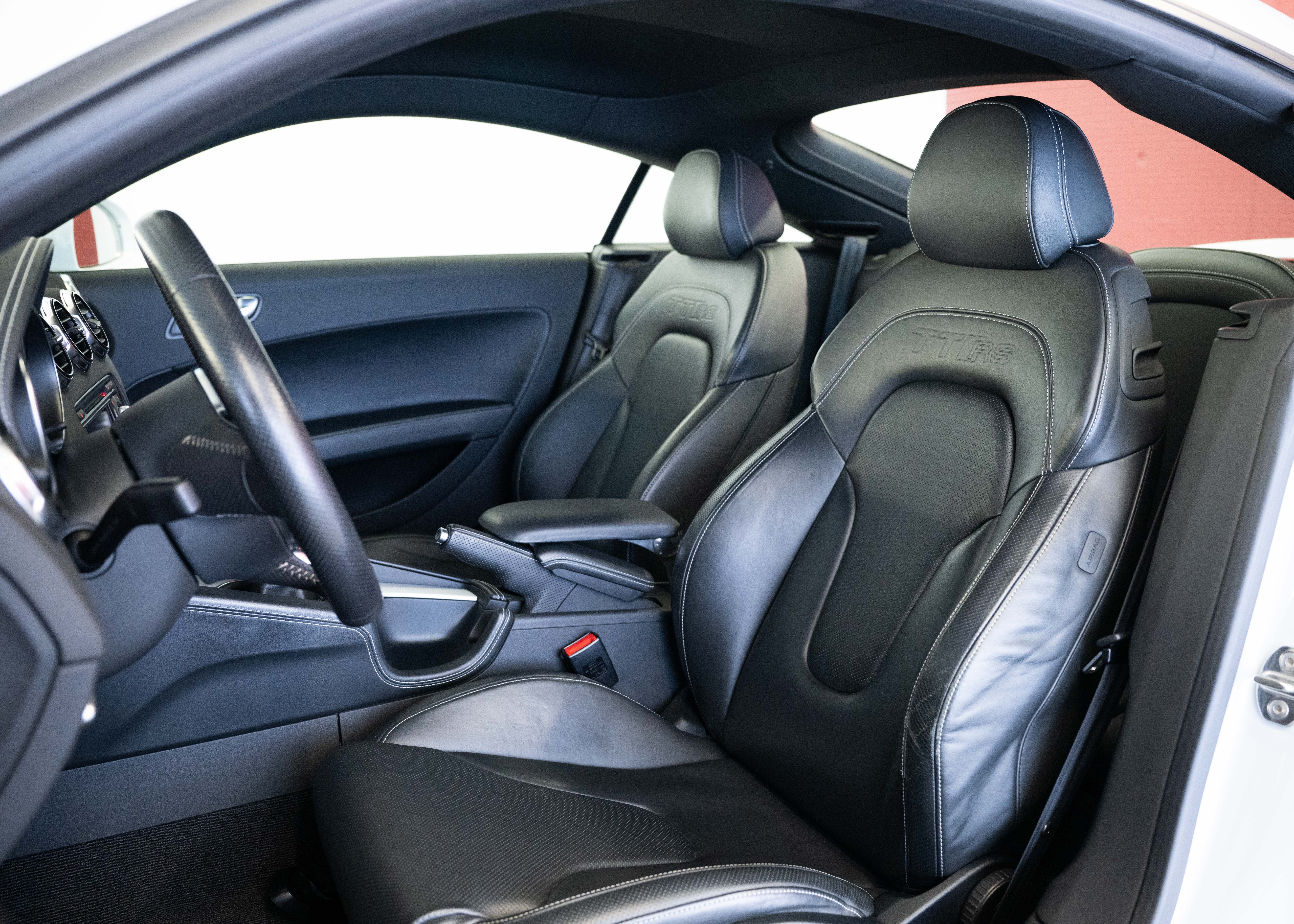 Image AUDI TT TT RS Coupé 2.5 TFSI quattro (1st hand, German car, full service history, fantastic condition)