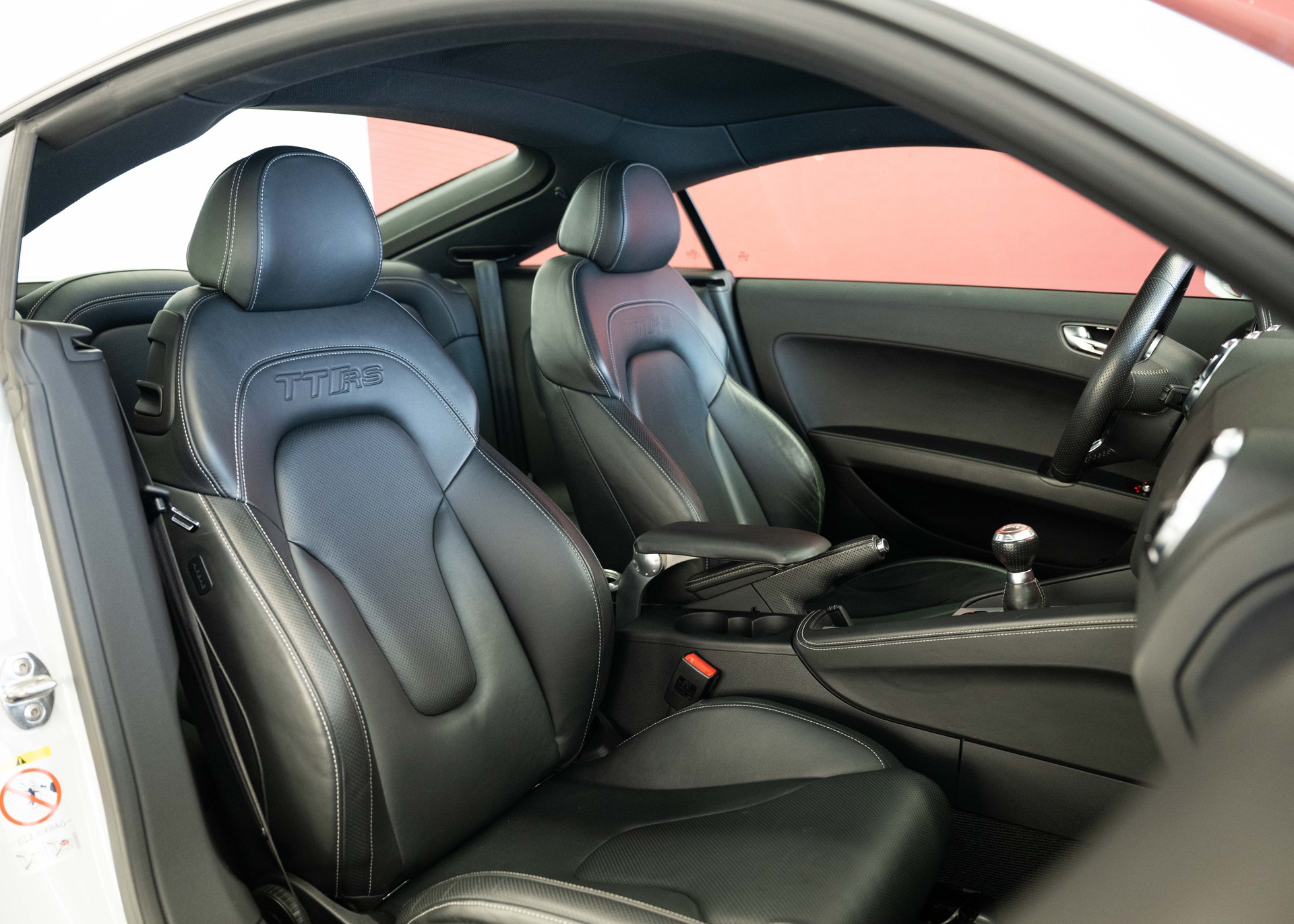 AUDI TT RS Roadster 2.5 TFSI quattro (1st hand, German car, full service history, fantastic condition)-image-24