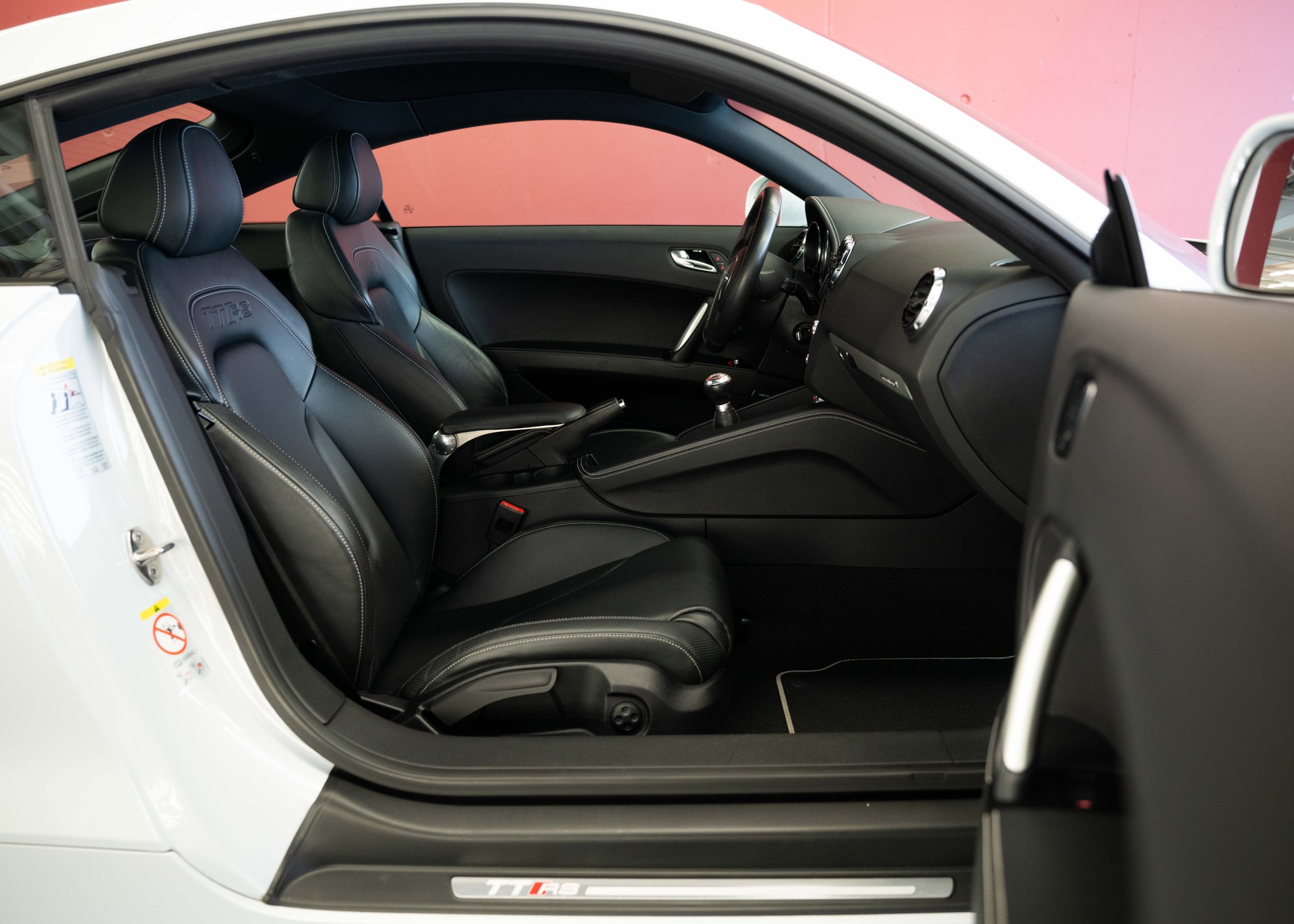 AUDI TT RS Roadster 2.5 TFSI quattro (1st hand, German car, full service history, fantastic condition)-image-23