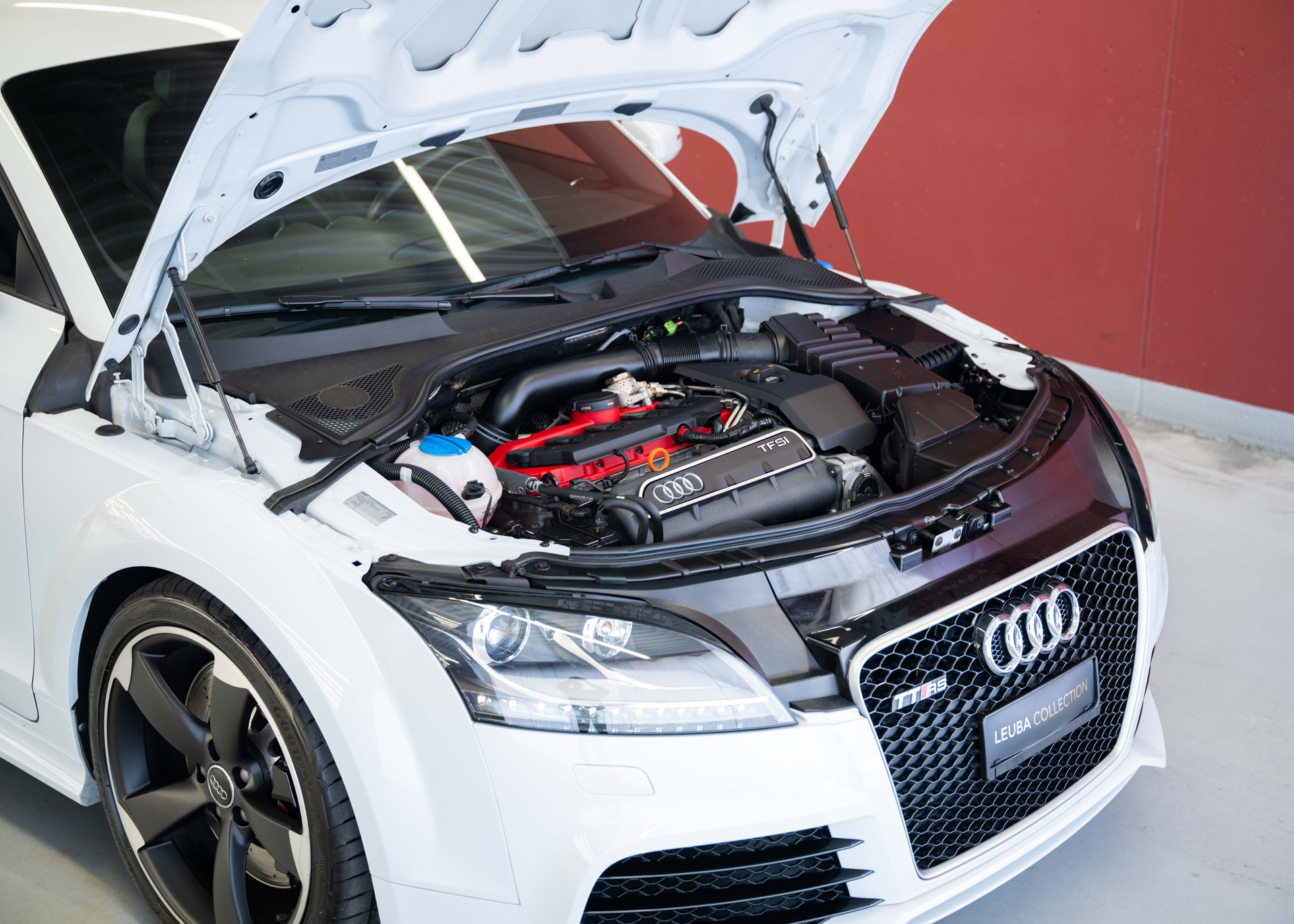 AUDI TT RS Roadster 2.5 TFSI quattro (1st hand, German car, full service history, fantastic condition)-image-15