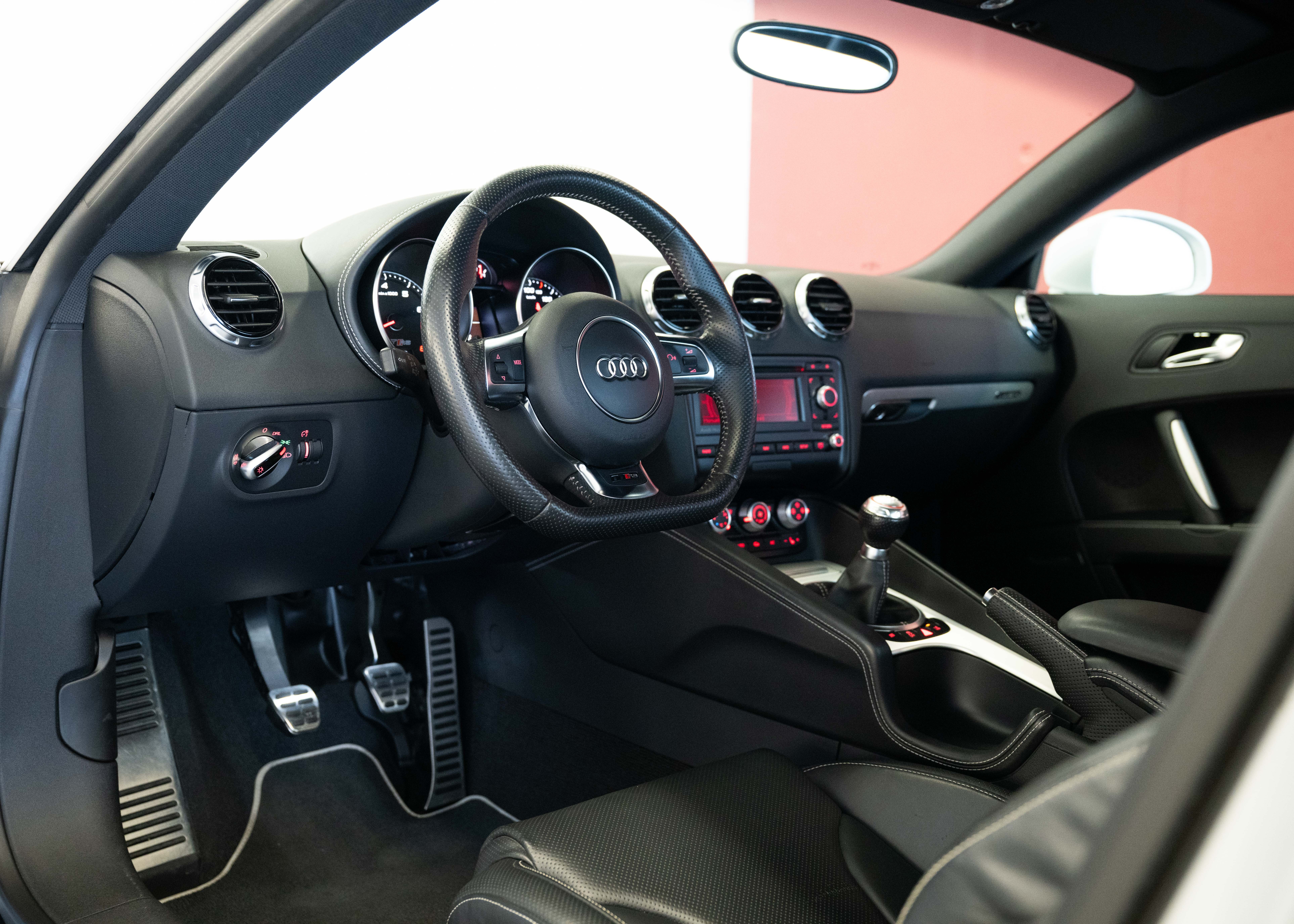 Image AUDI TT TT RS Coupé 2.5 TFSI quattro (1st hand, German car, full service history, fantastic condition)