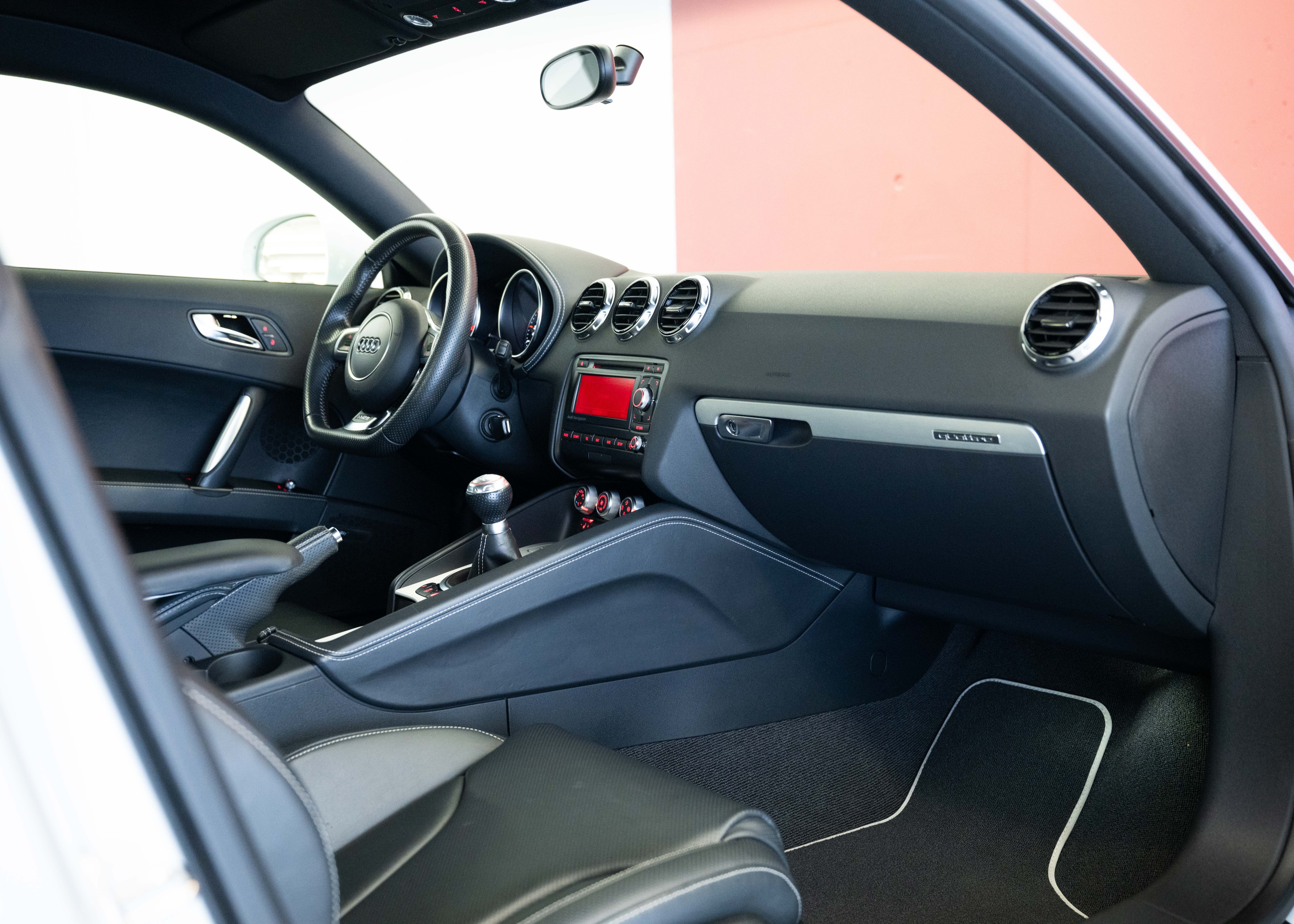 Image AUDI TT TT RS Coupé 2.5 TFSI quattro (1st hand, German car, full service history, fantastic condition)