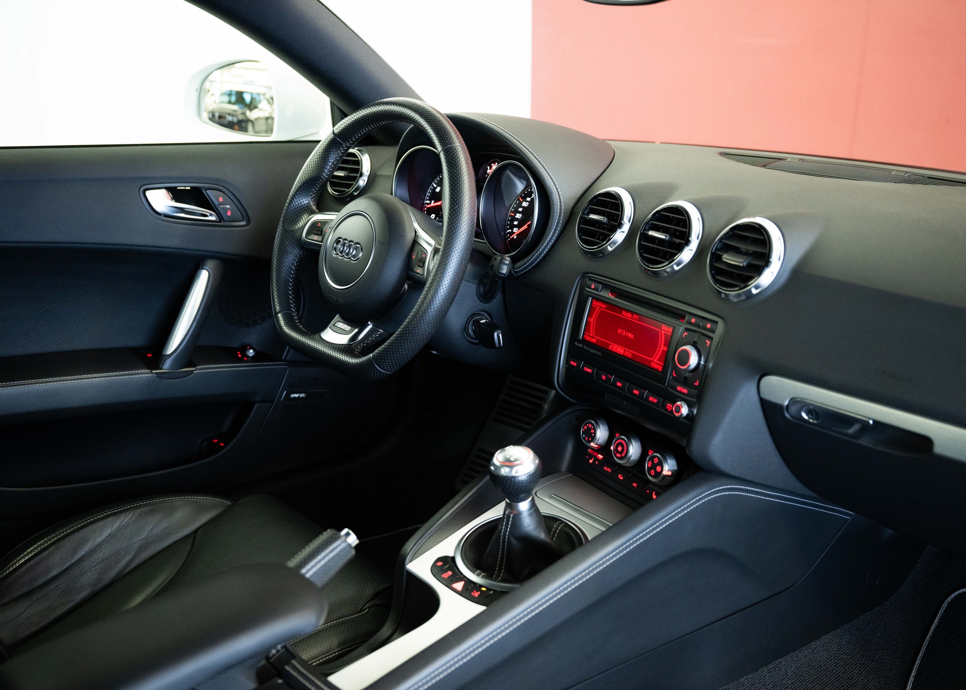 AUDI TT RS Roadster 2.5 TFSI quattro (1st hand, German car, full service history, fantastic condition)-image-18