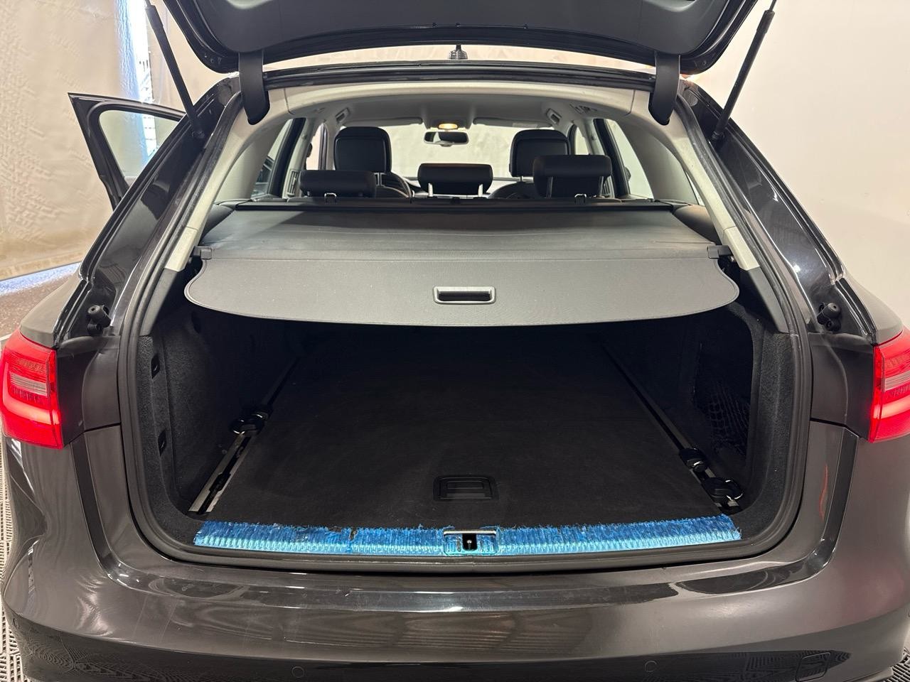 AUDI A6 Avant 2.0 TDI multitronic-image-6
