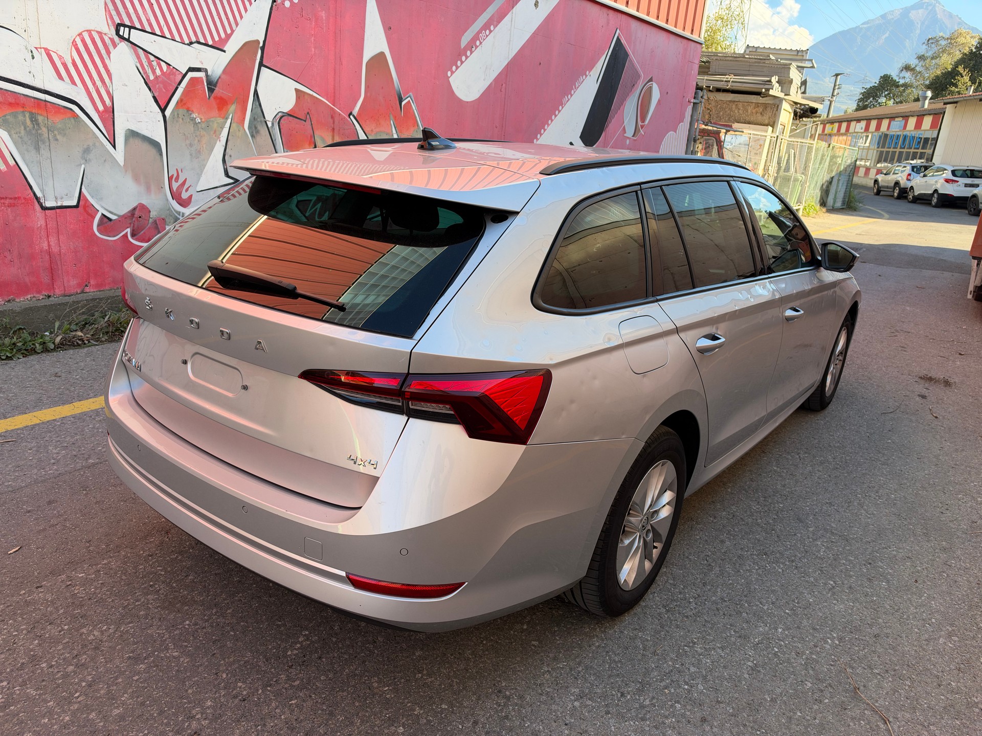 SKODA Octavia Combi 2.0 TDI DSG Ambition 4x4-image-6