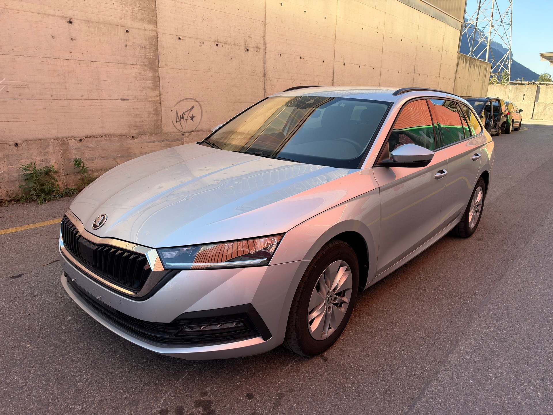 SKODA Octavia Combi 2.0 TDI DSG Ambition 4x4-image-1