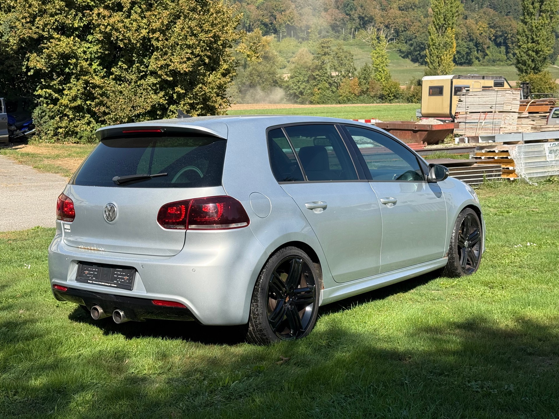 VW Golf 2.0 TSI R 4Motion-image-3