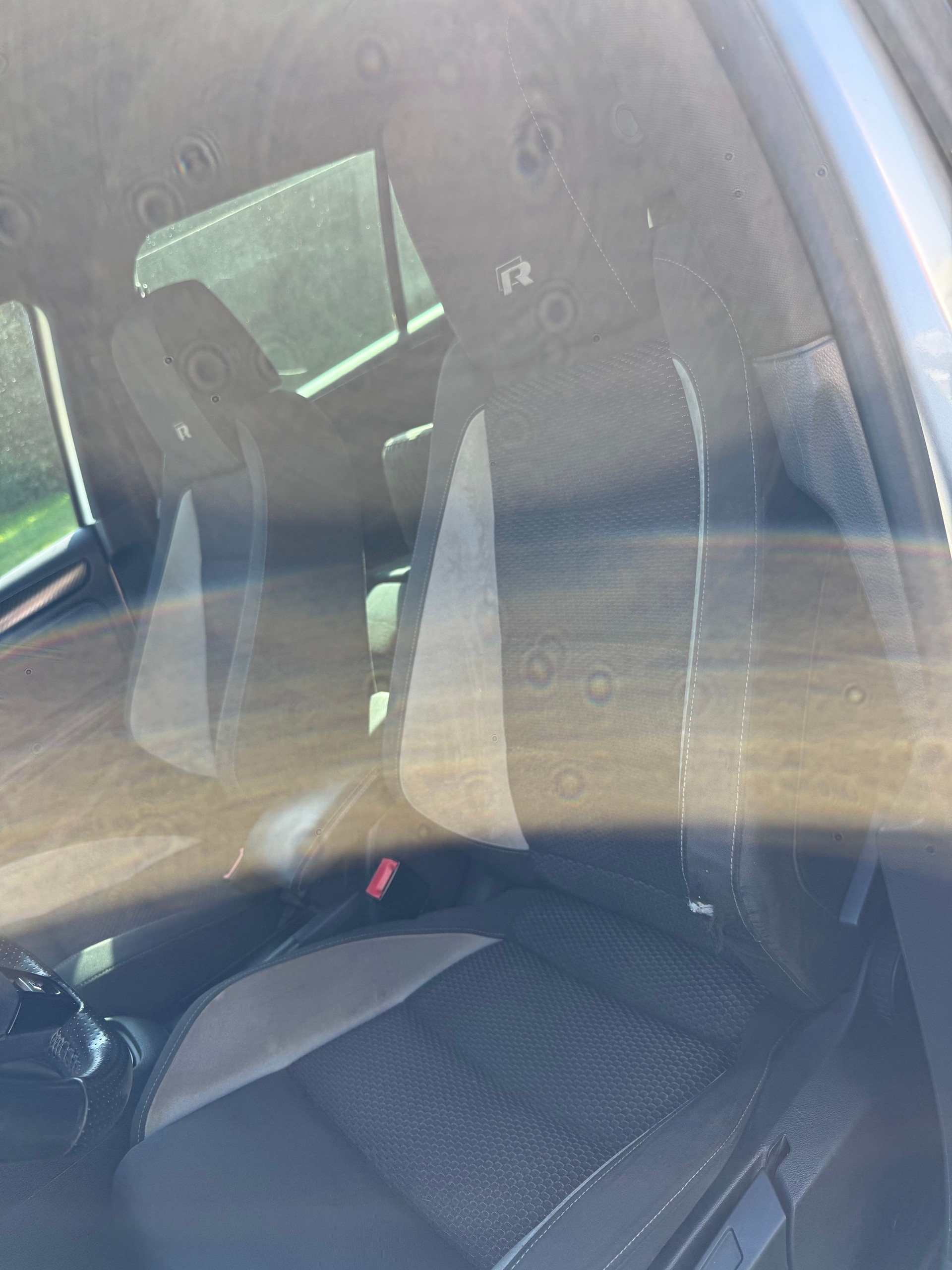 VW Golf 2.0 TSI R 4Motion-image-7