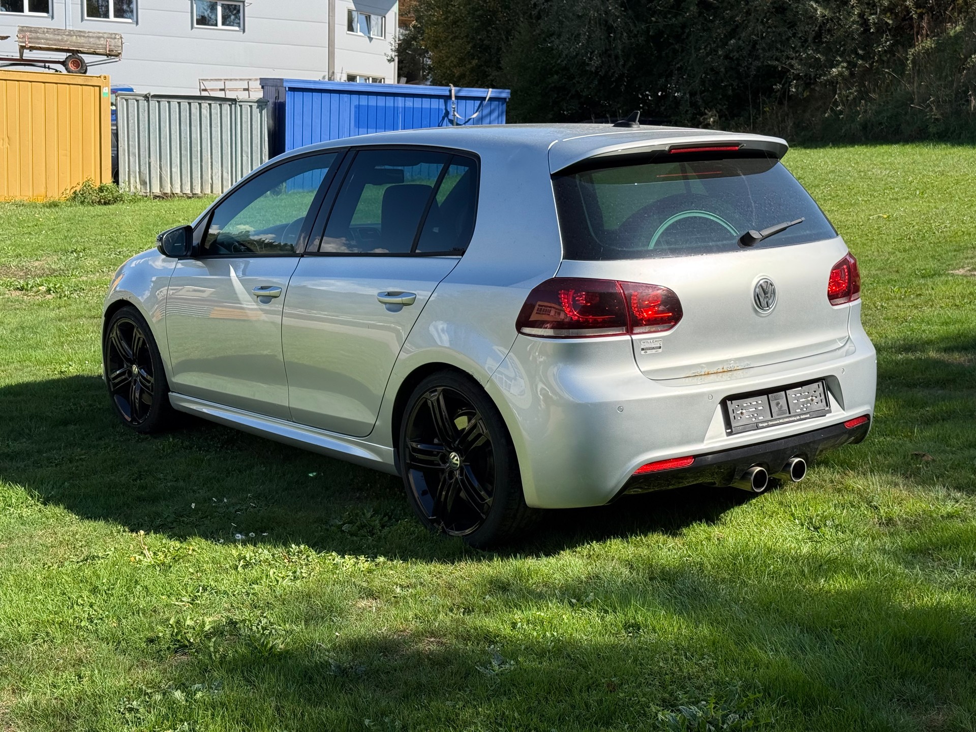 VW Golf 2.0 TSI R 4Motion-image-4