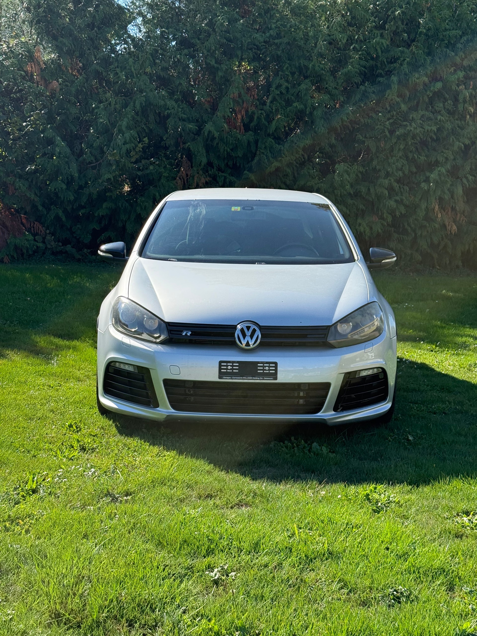 VW Golf 2.0 TSI R 4Motion-image-2