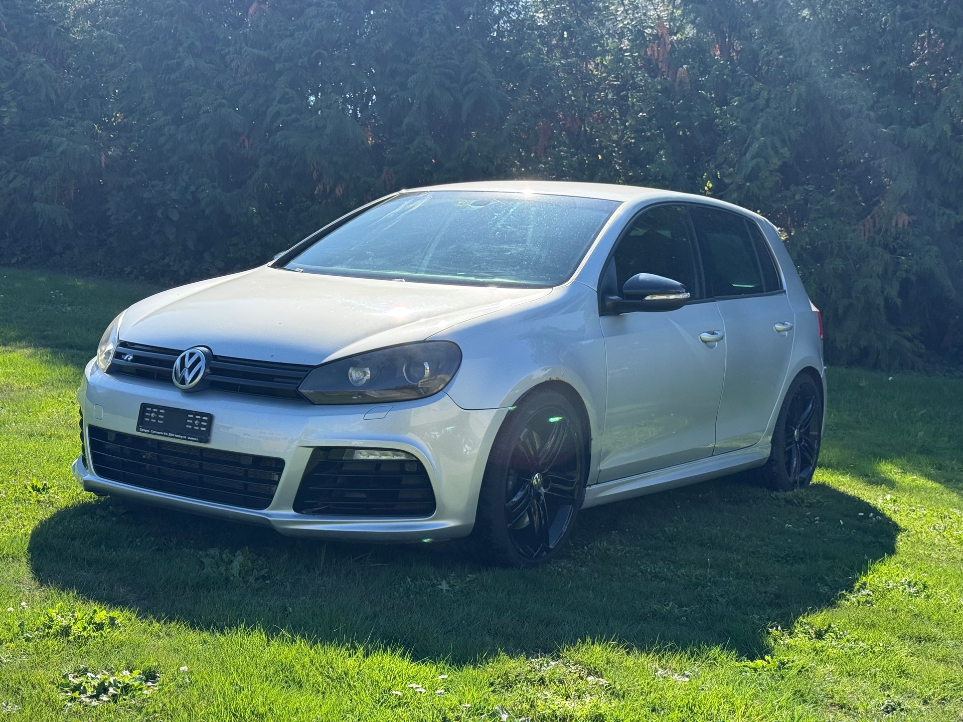 VW Golf 2.0 TSI R 4Motion-image-1