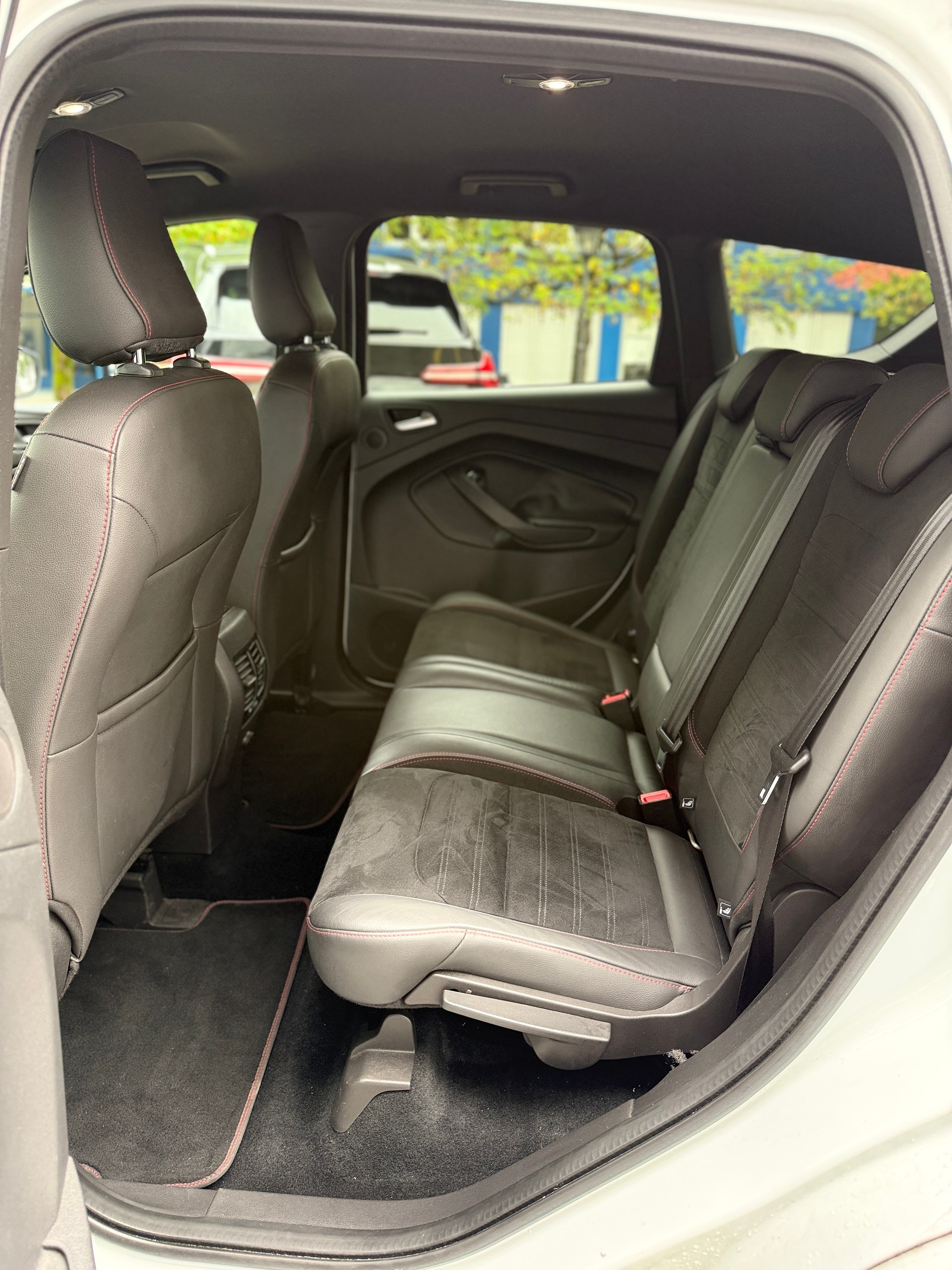 FORD Kuga 2.0 TDCi ST Line 4WD PowerShift-image-9