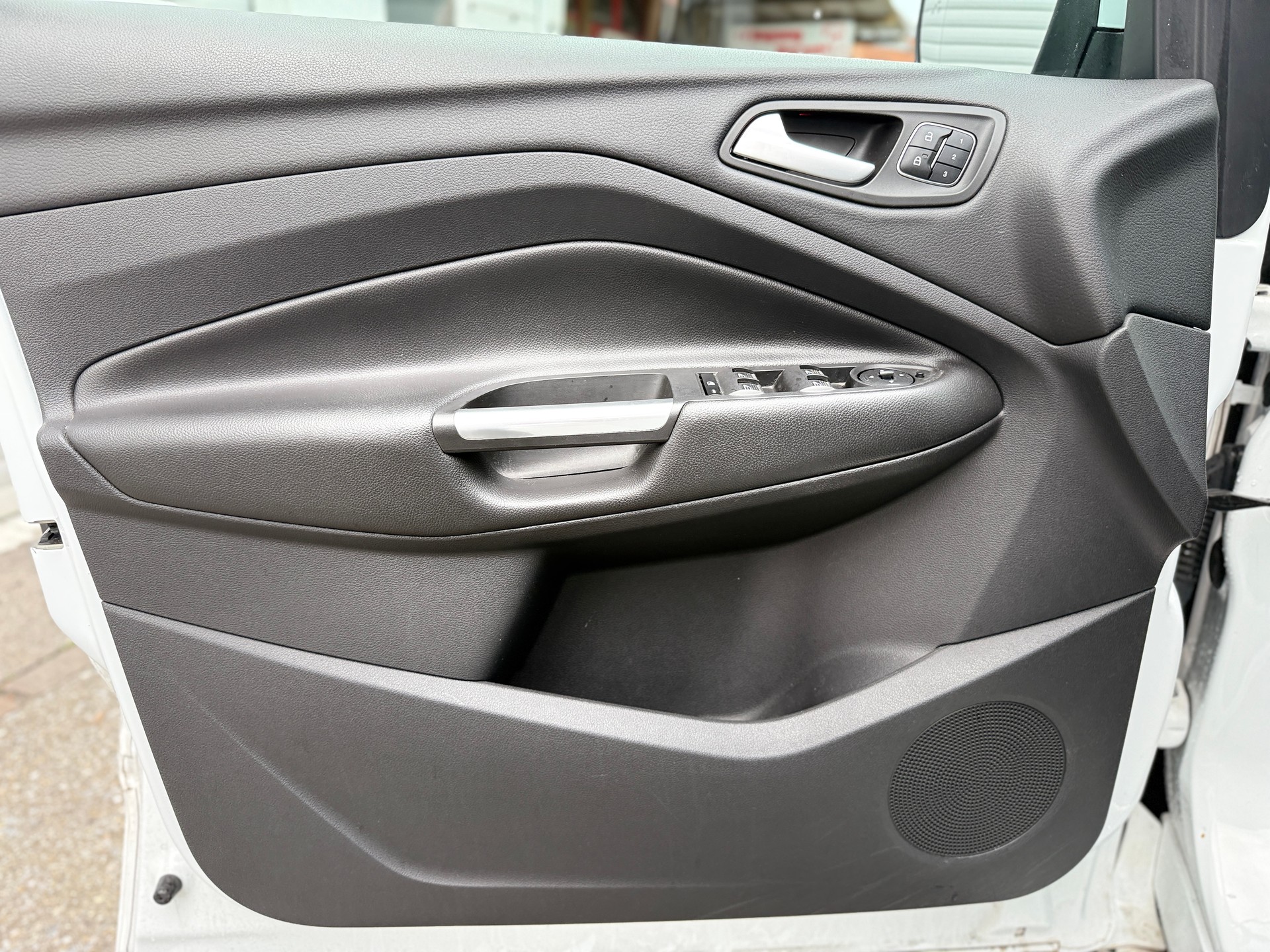 FORD Kuga 2.0 TDCi ST Line 4WD PowerShift-image-18