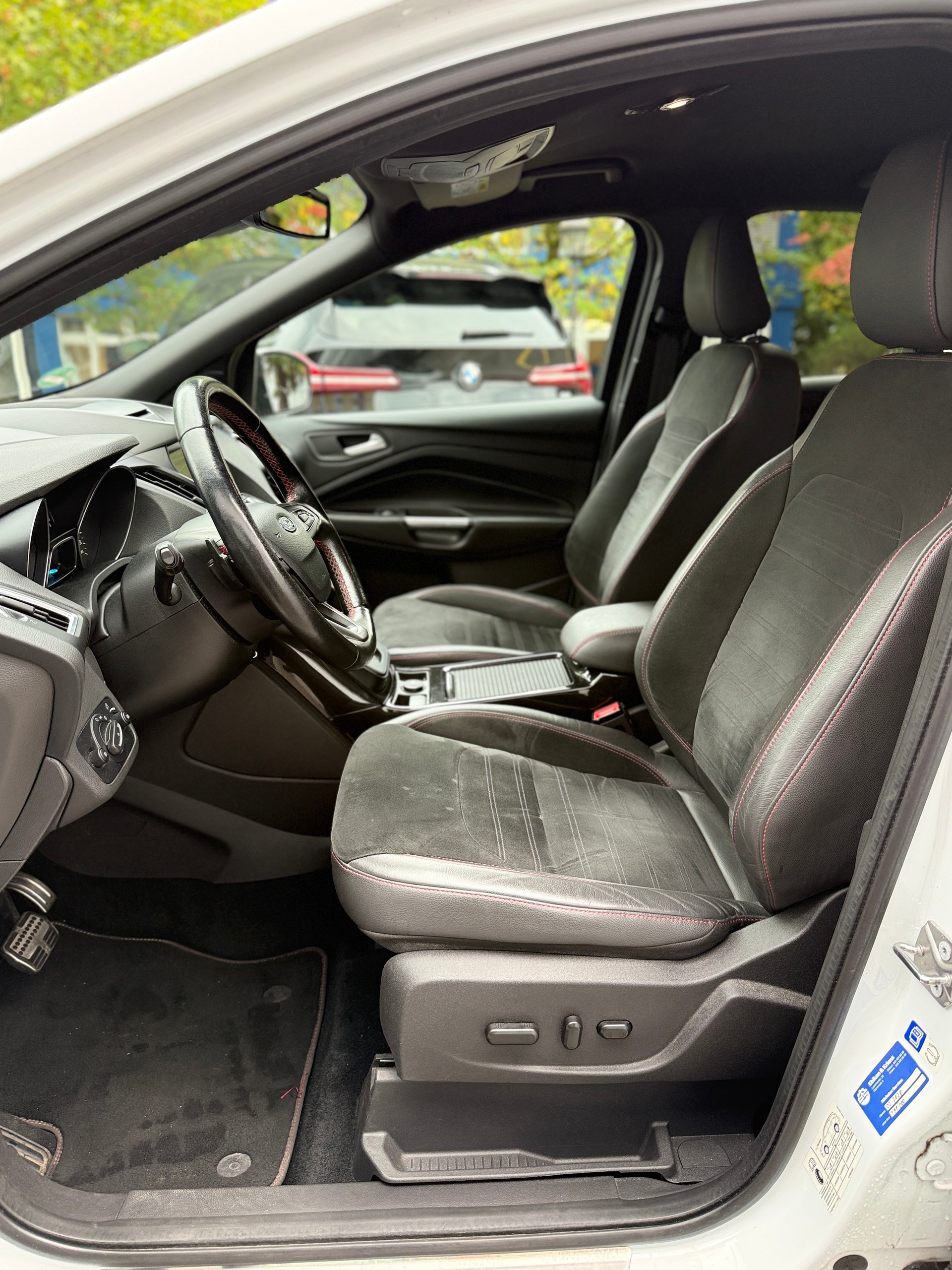 FORD Kuga 2.0 TDCi ST Line 4WD PowerShift-image-8