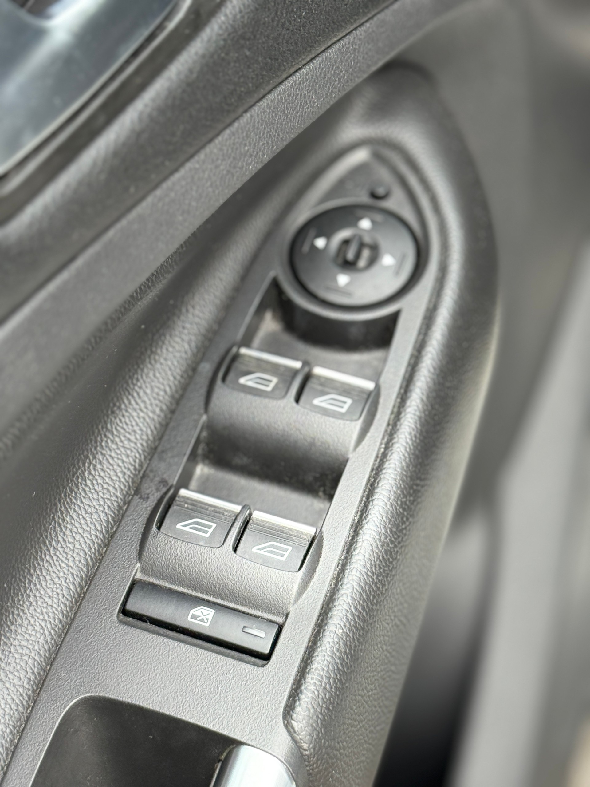 FORD Kuga 2.0 TDCi ST Line 4WD PowerShift-image-19