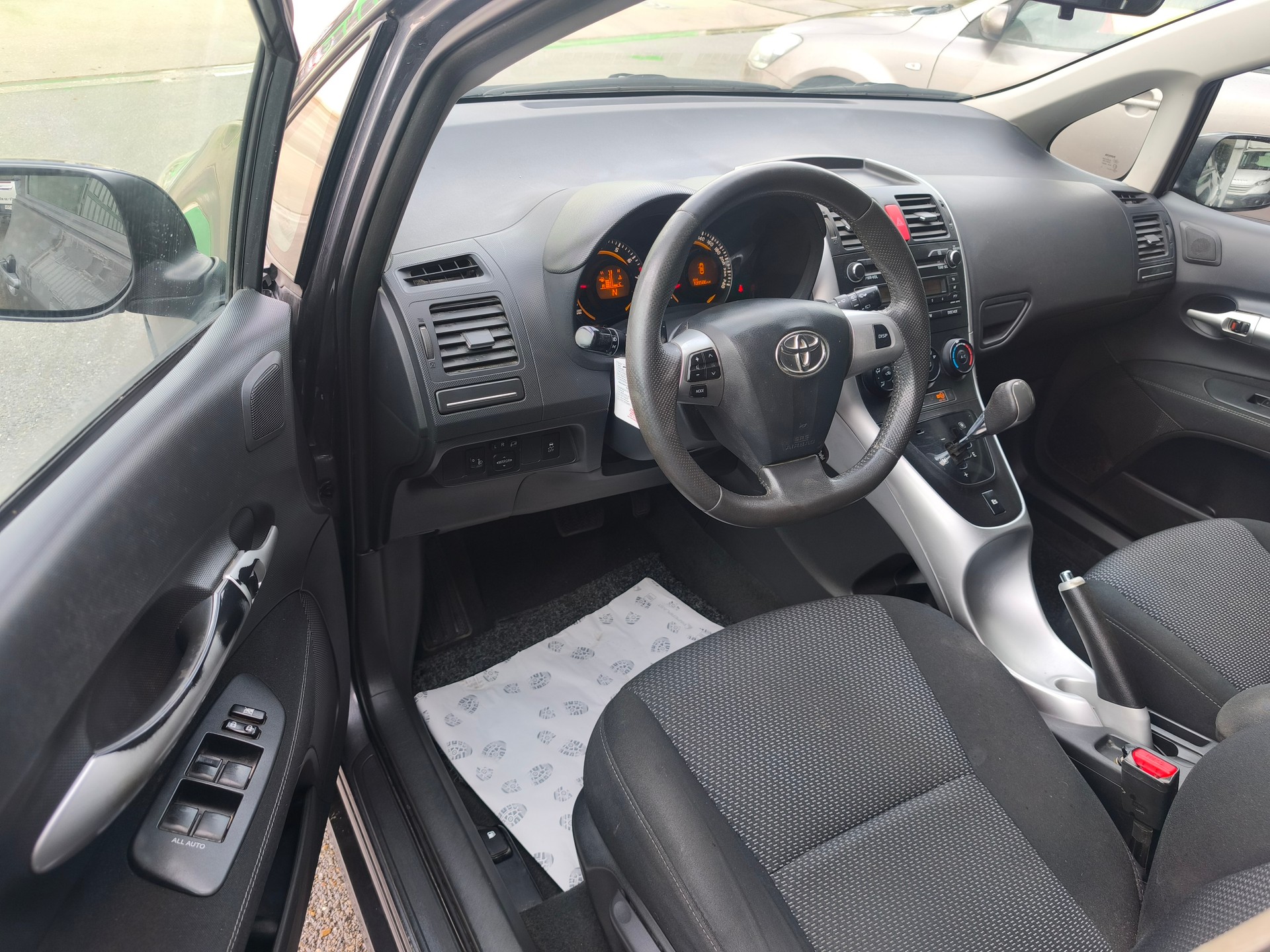 TOYOTA Auris 1.6 Linea Sol Multimode-image-13
