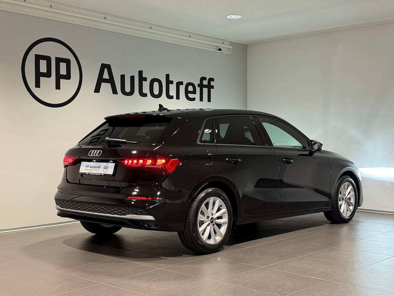 AUDI A3 Sportback TFSI 85 kW Ambition S-tronic-image-14